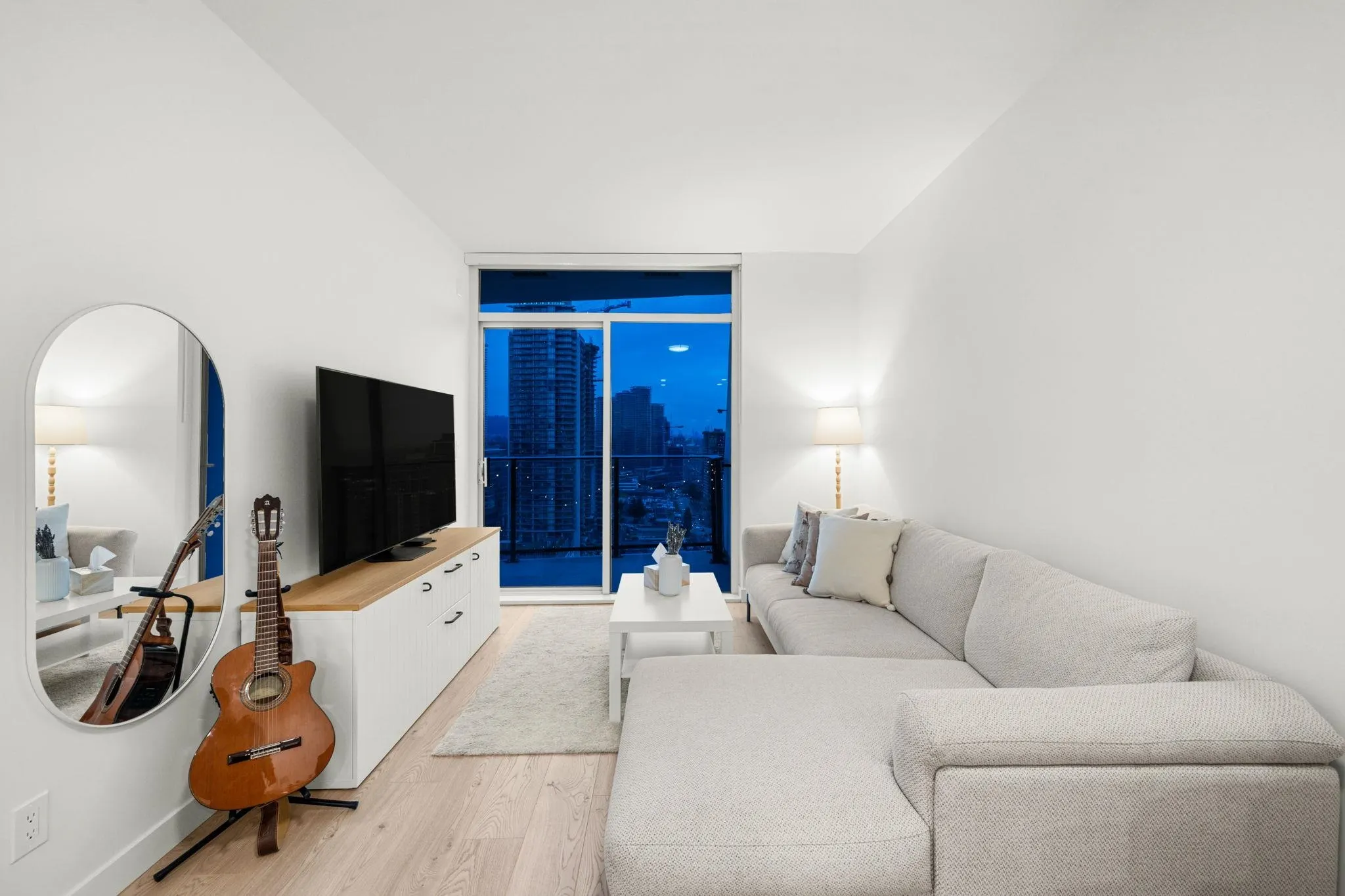 2607 2181 Madison Avenue