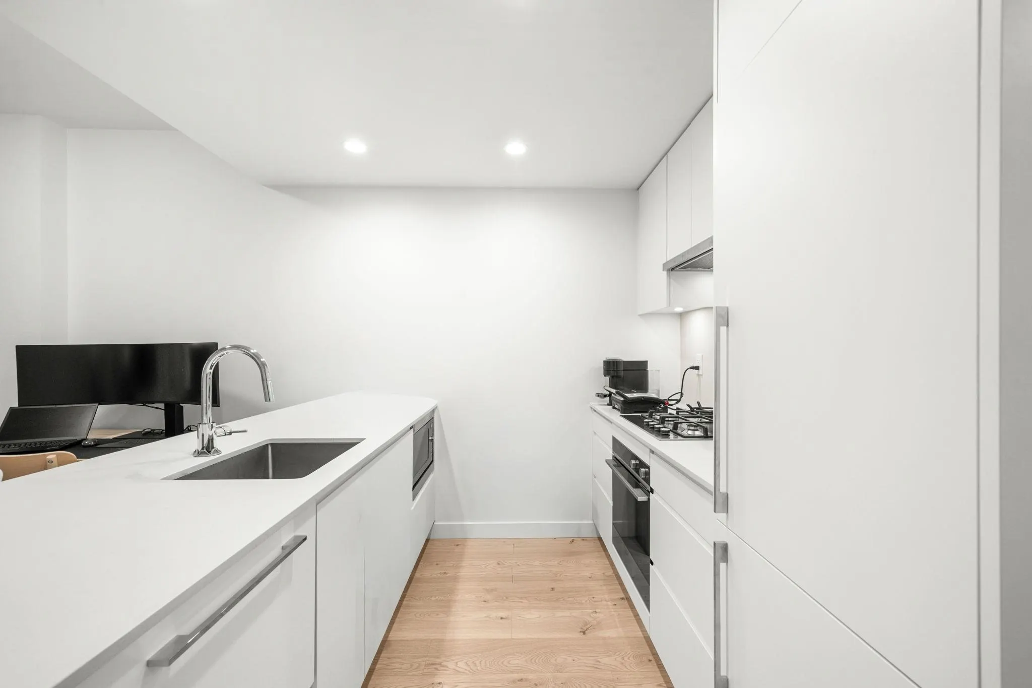 2607 2181 Madison Avenue