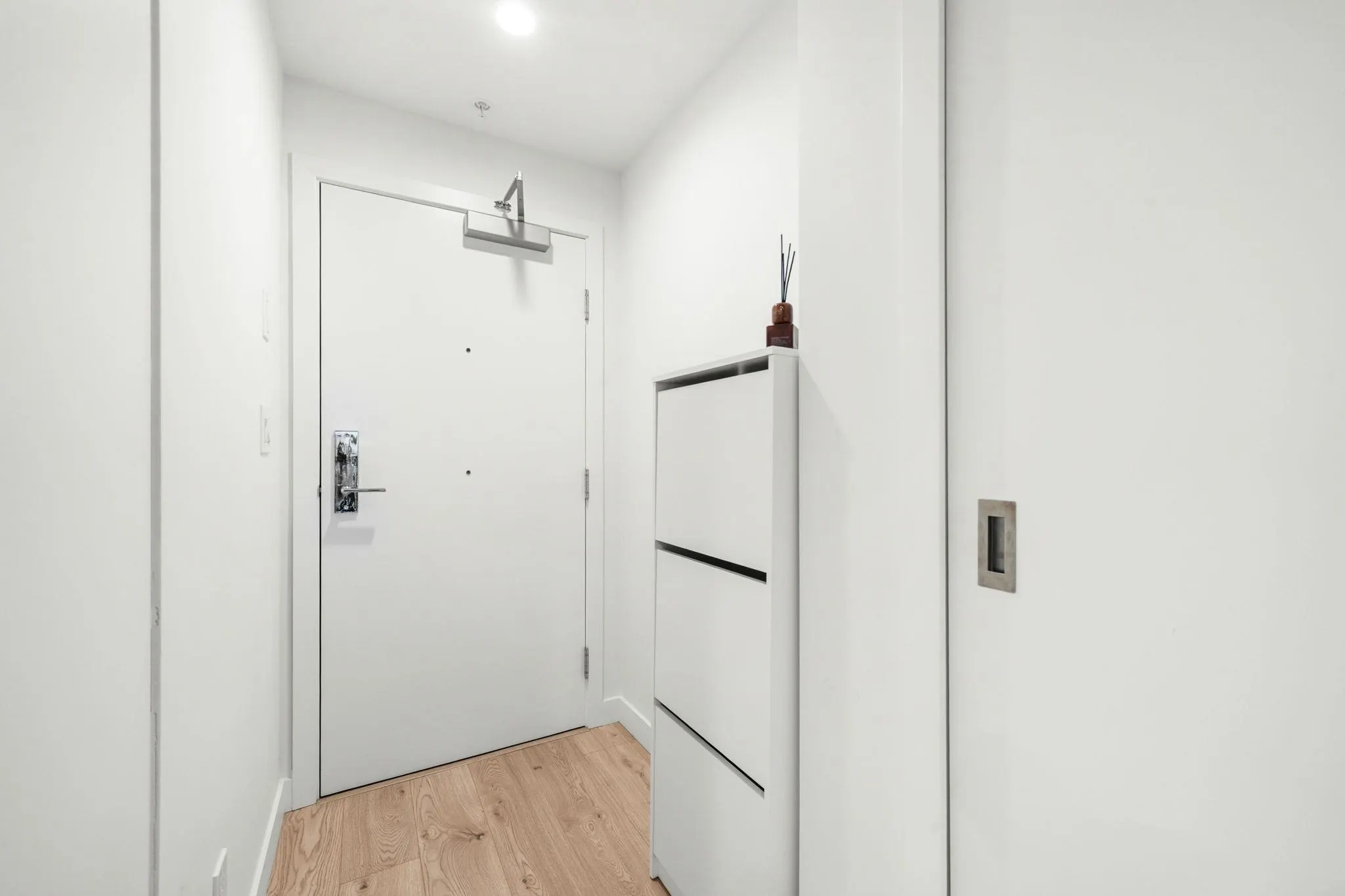 2607 2181 Madison Avenue