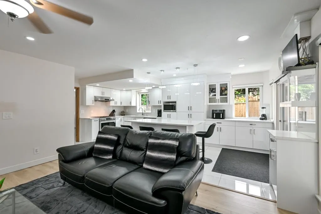 12925 65 Avenue