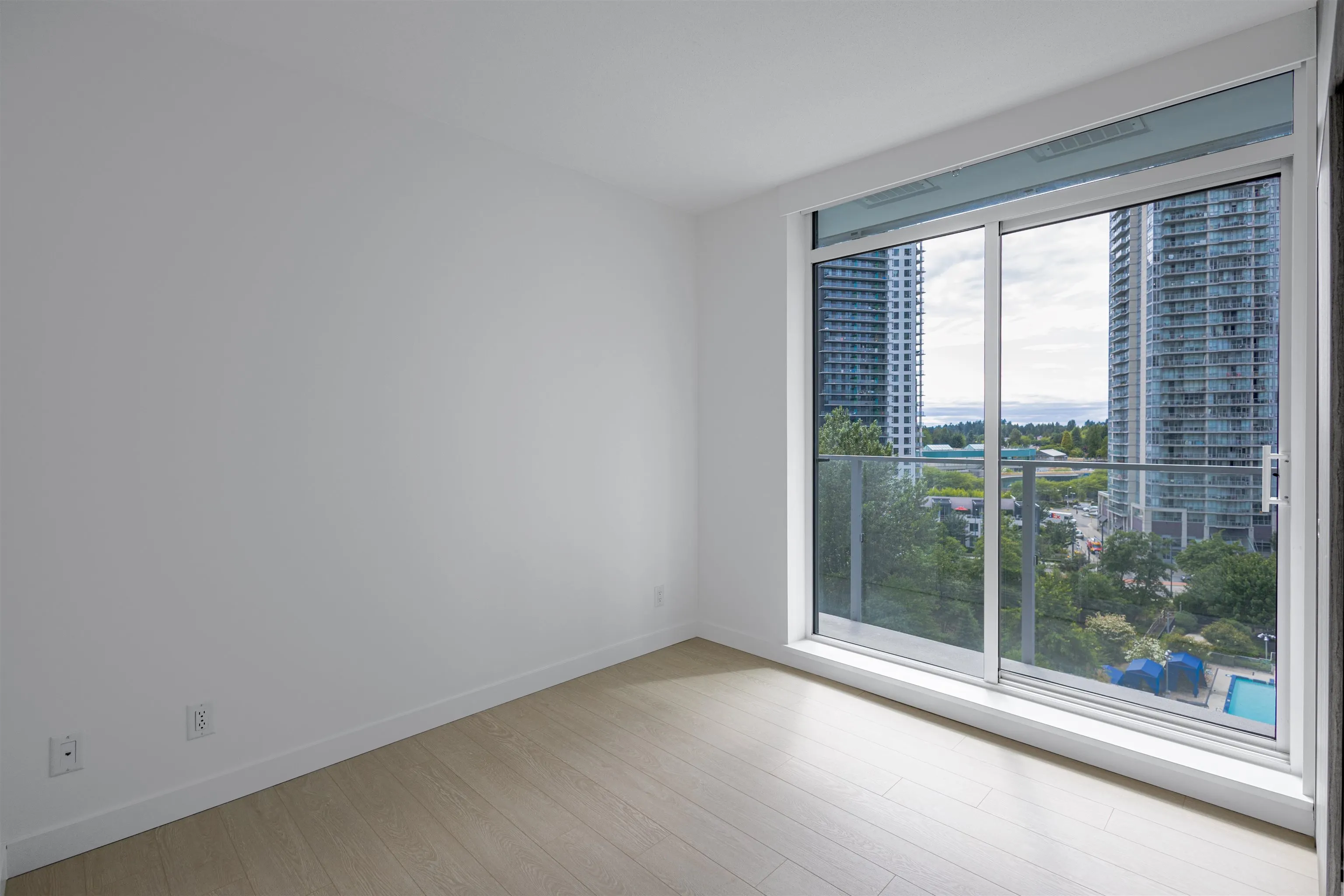 13768 100 Avenue #909