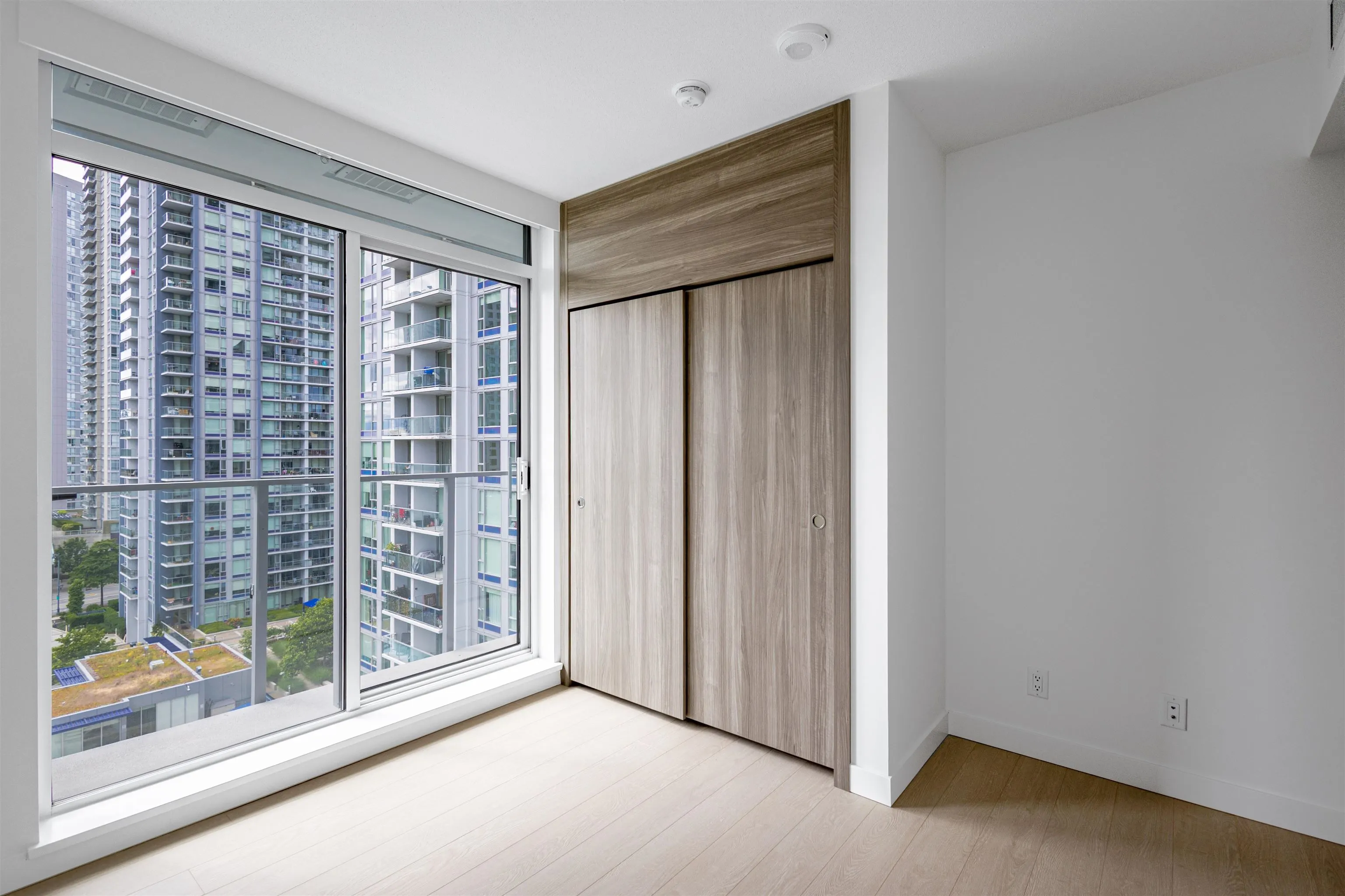 13768 100 Avenue #909