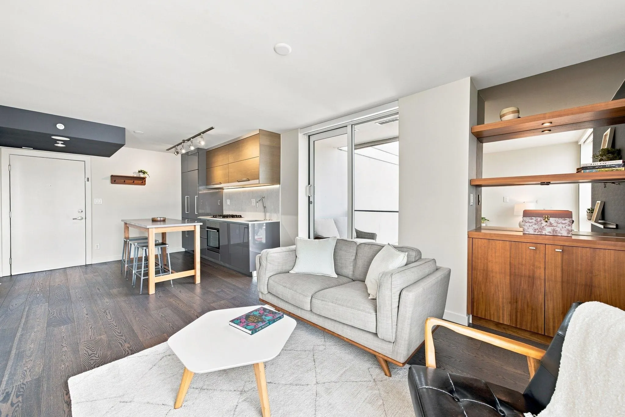 189 Keefer Street #1006