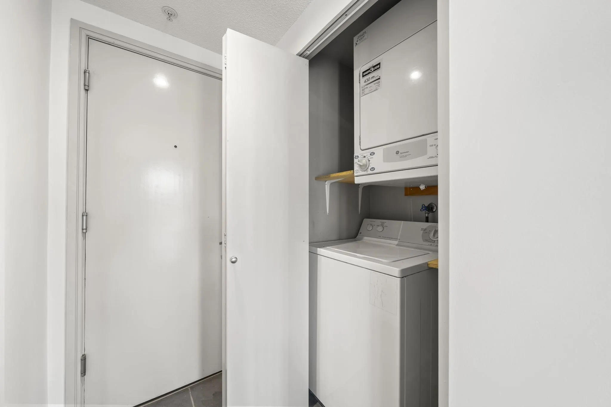 1068 Hornby Street #1807