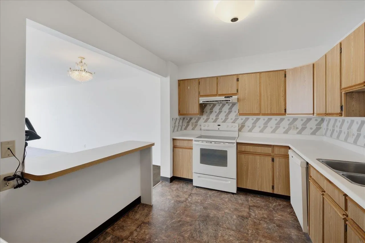615 Belmont Street #1506