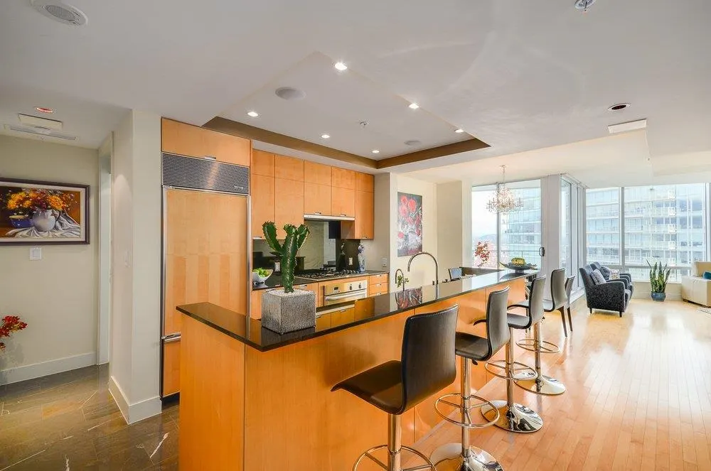1077 W Cordova Street #3304