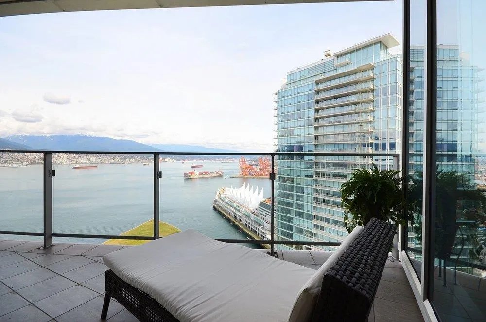 1077 W Cordova Street #3304