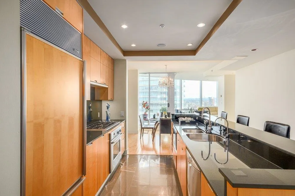 1077 W Cordova Street #3304