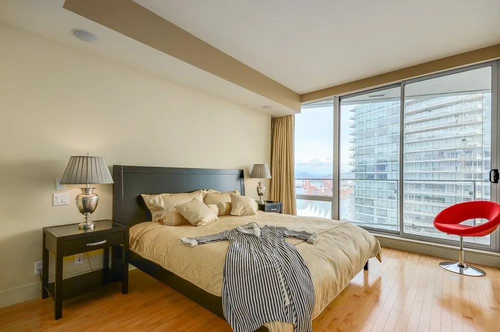 1077 W Cordova Street #3304