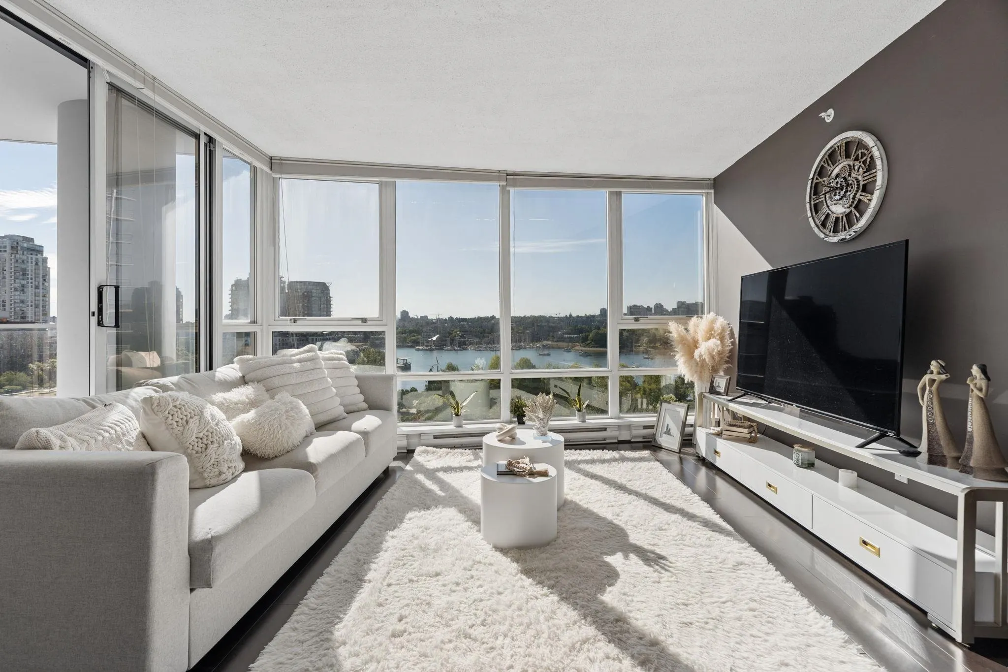 1408 Strathmore Mews #908