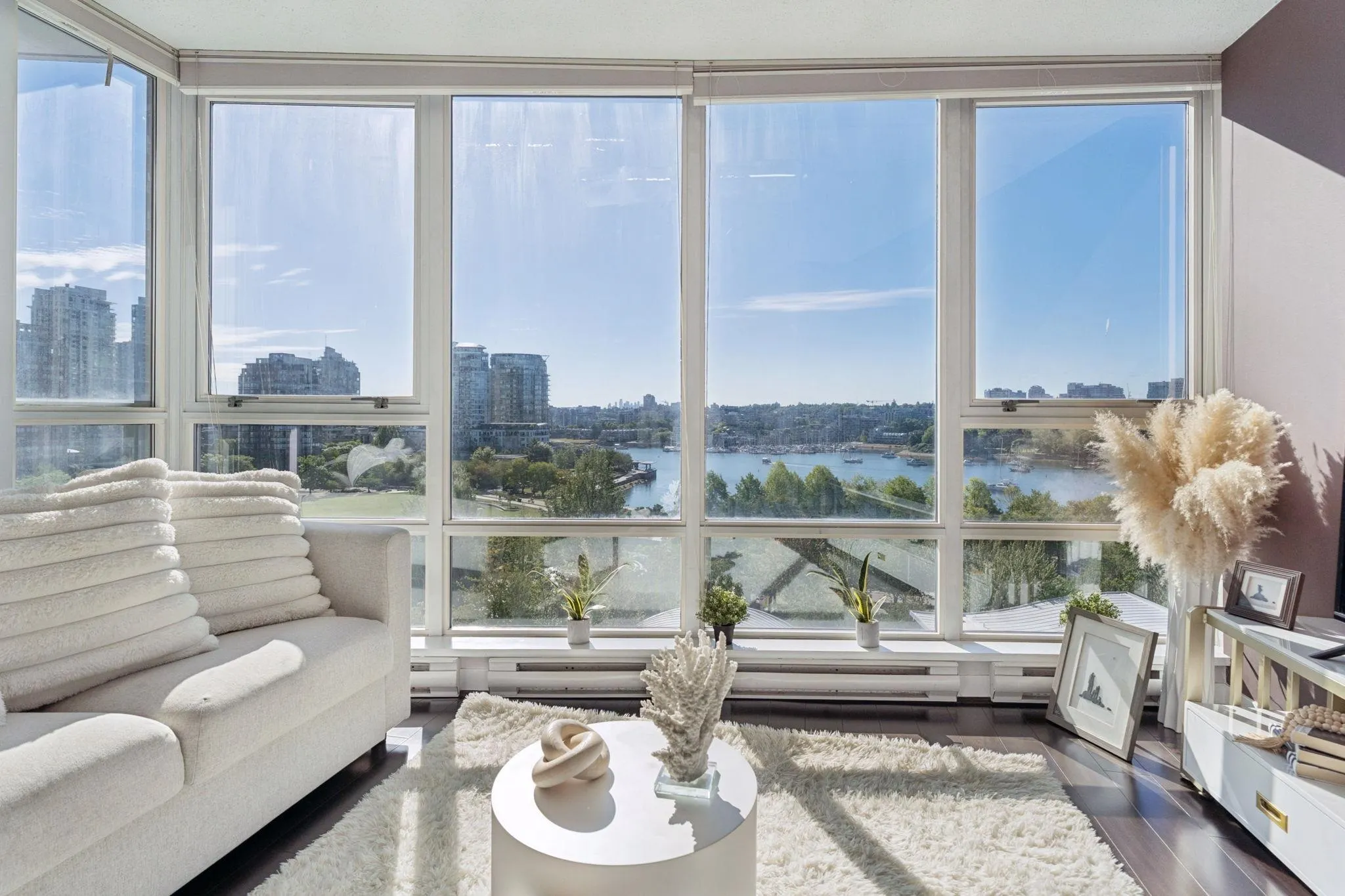 1408 Strathmore Mews #908