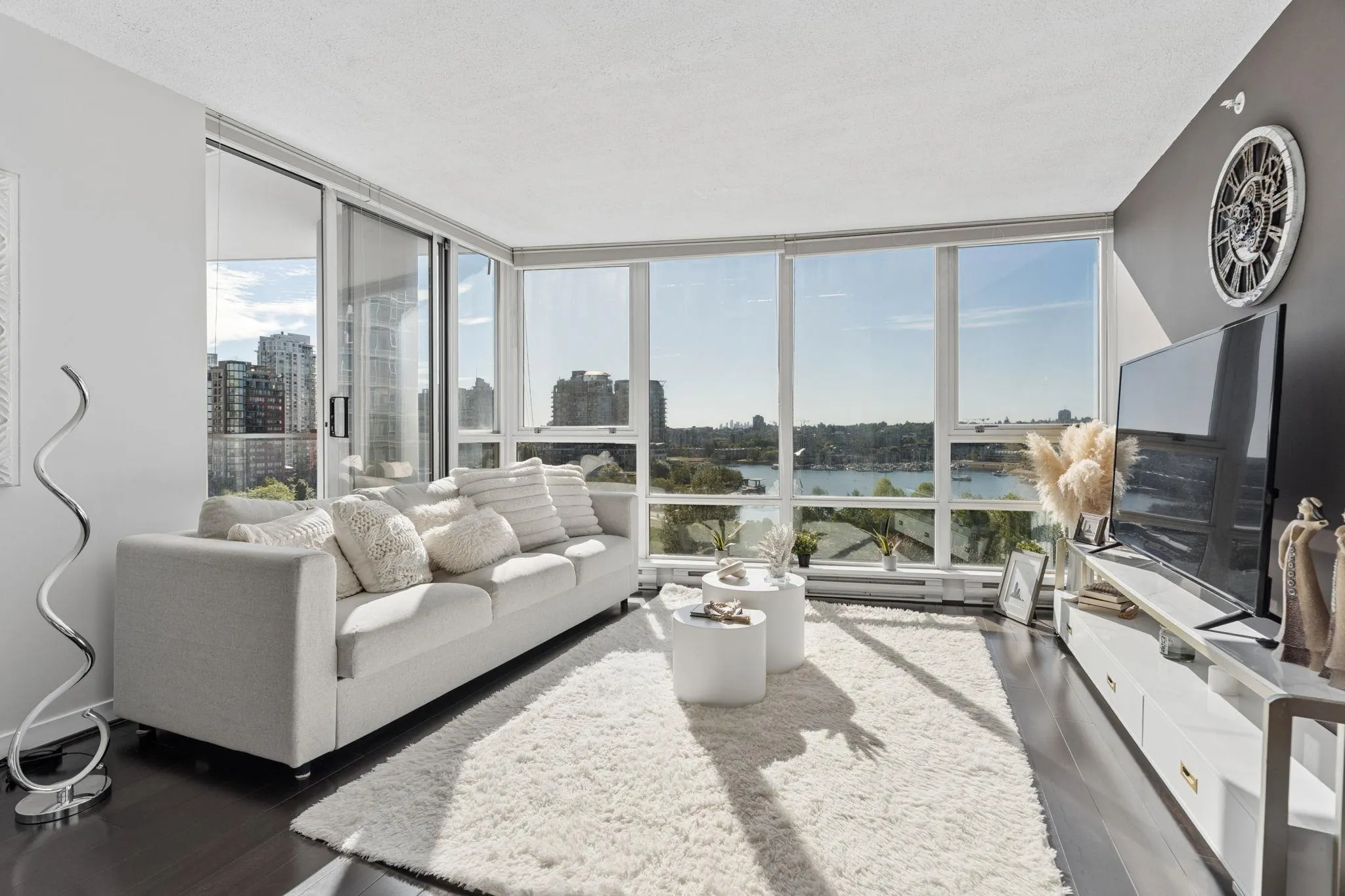1408 Strathmore Mews #908