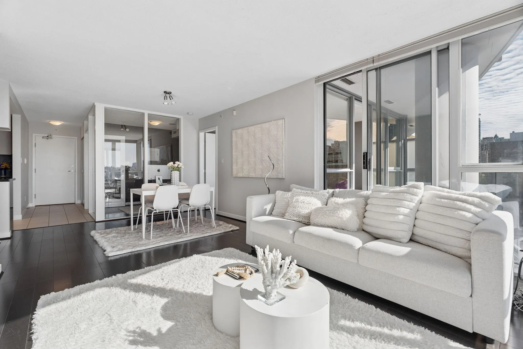1408 Strathmore Mews #908