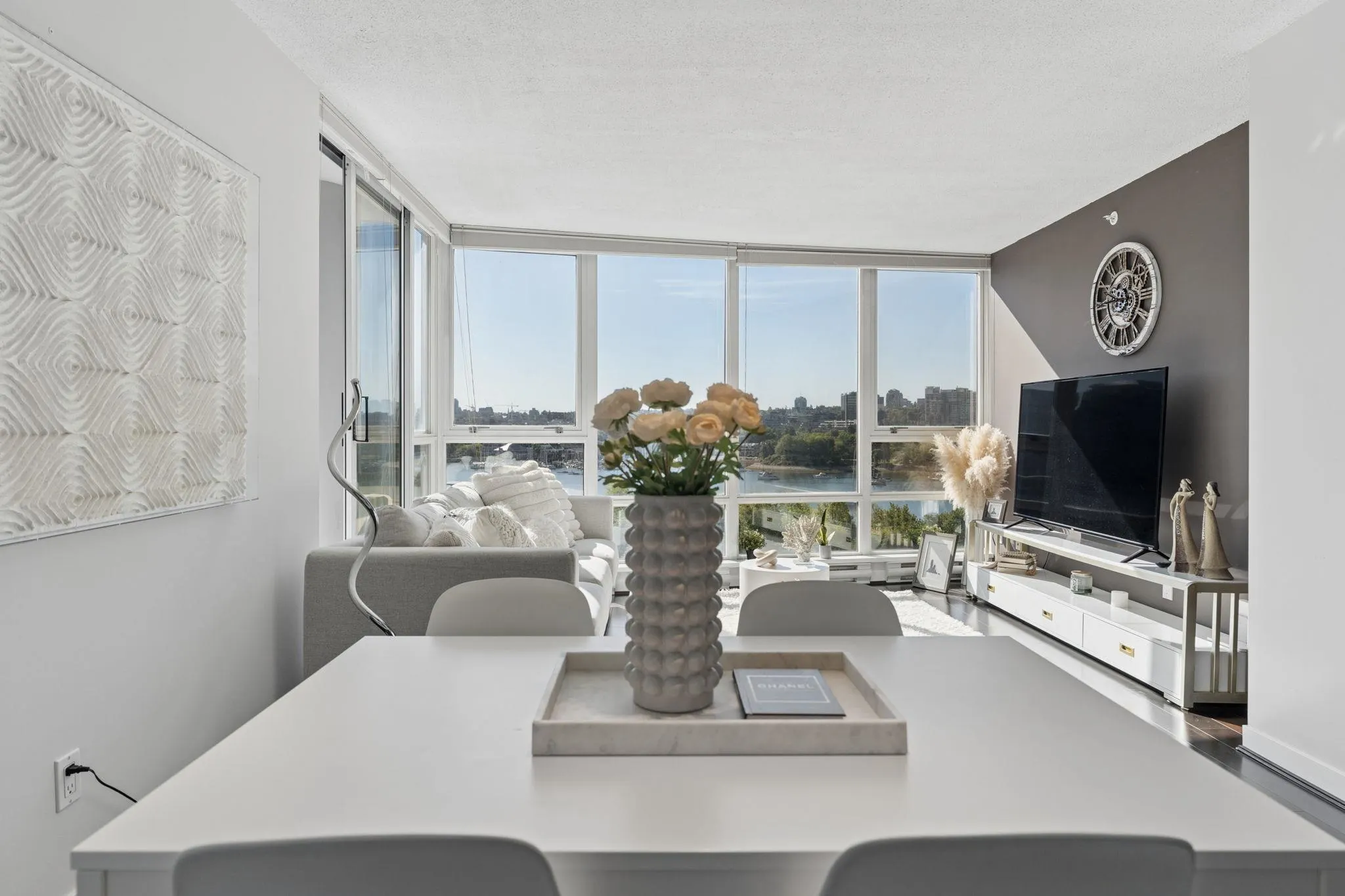 1408 Strathmore Mews #908