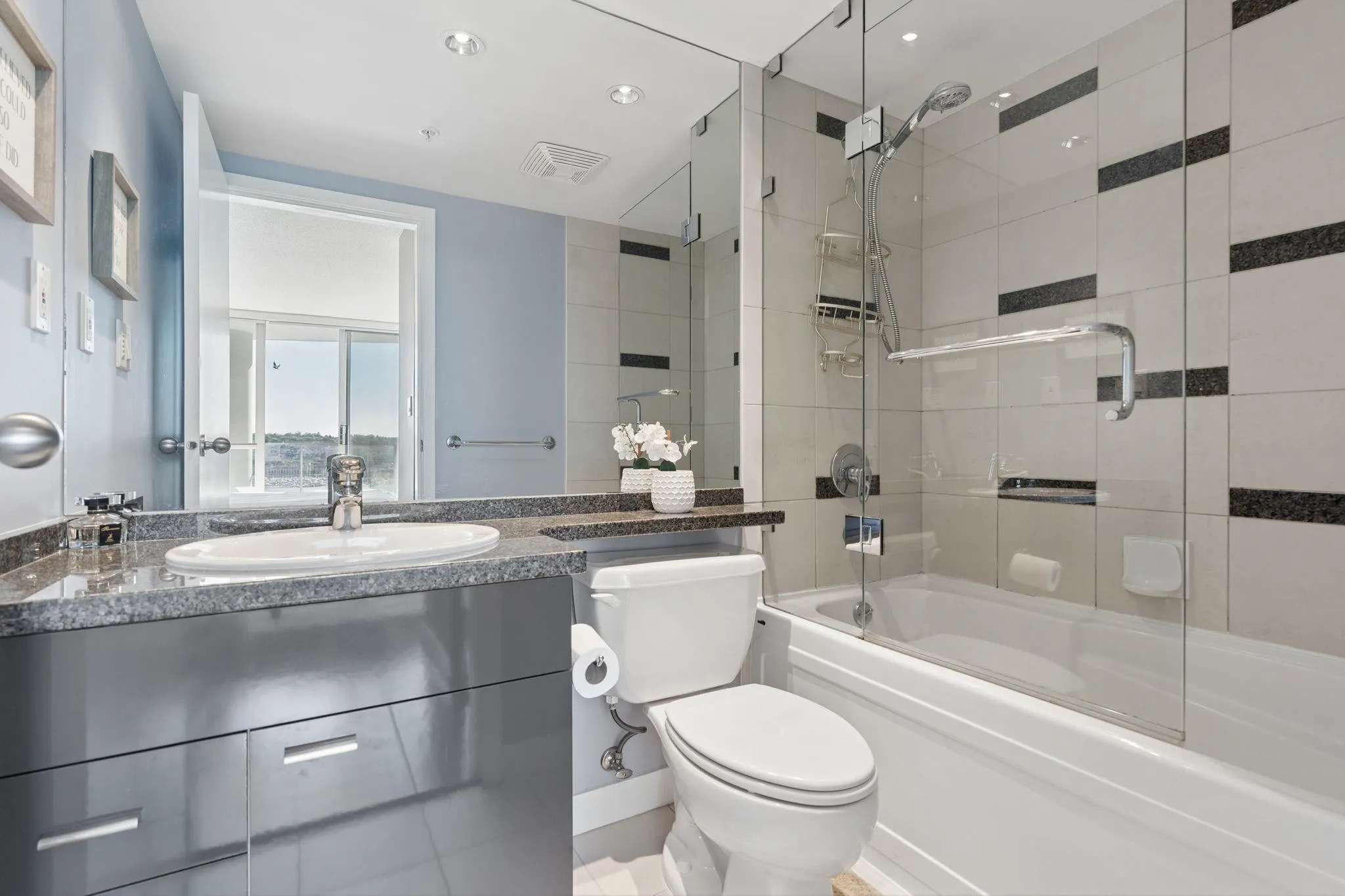 1408 Strathmore Mews #908