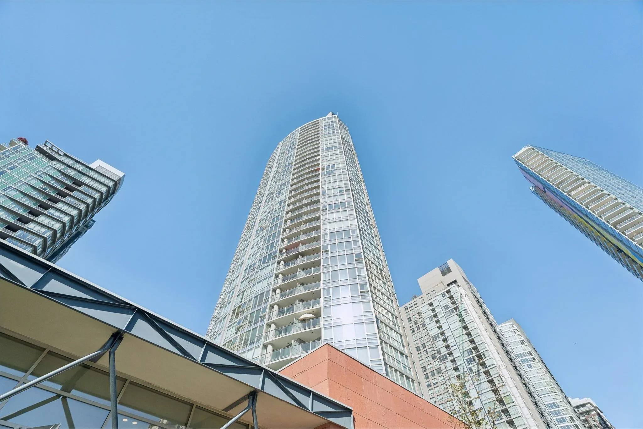 1408 Strathmore Mews #908
