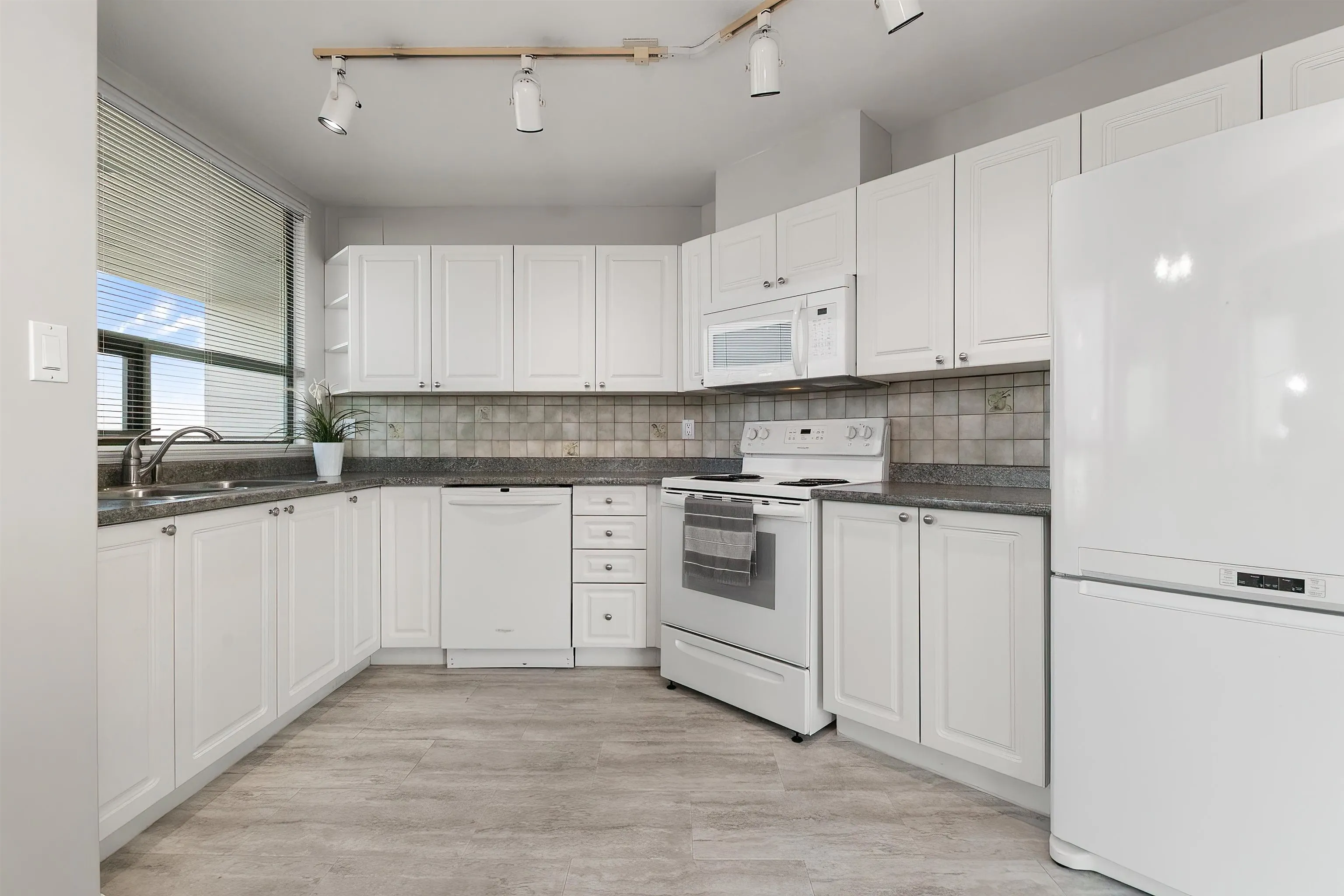 33065 Mill Lake Road #805