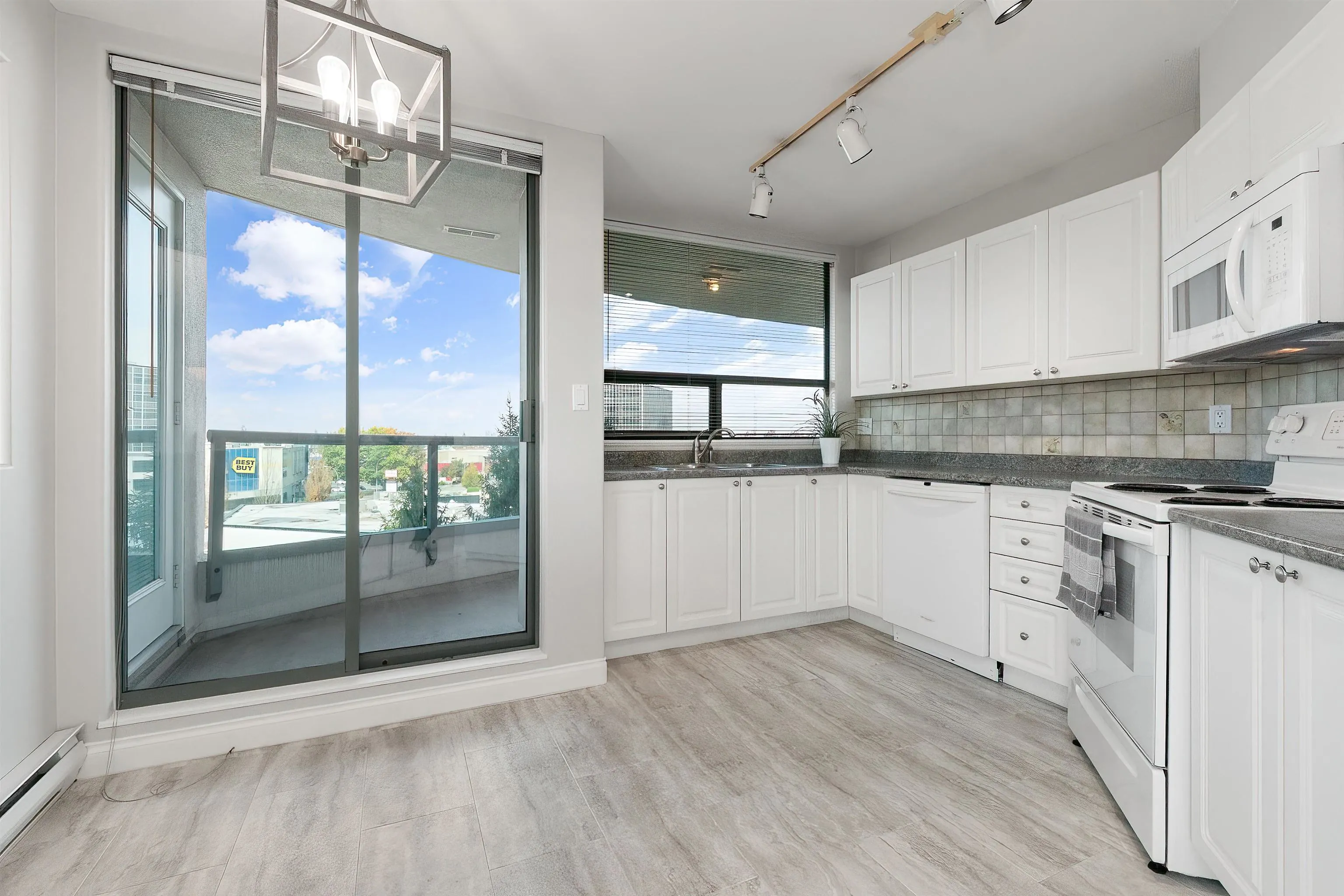 33065 Mill Lake Road #805