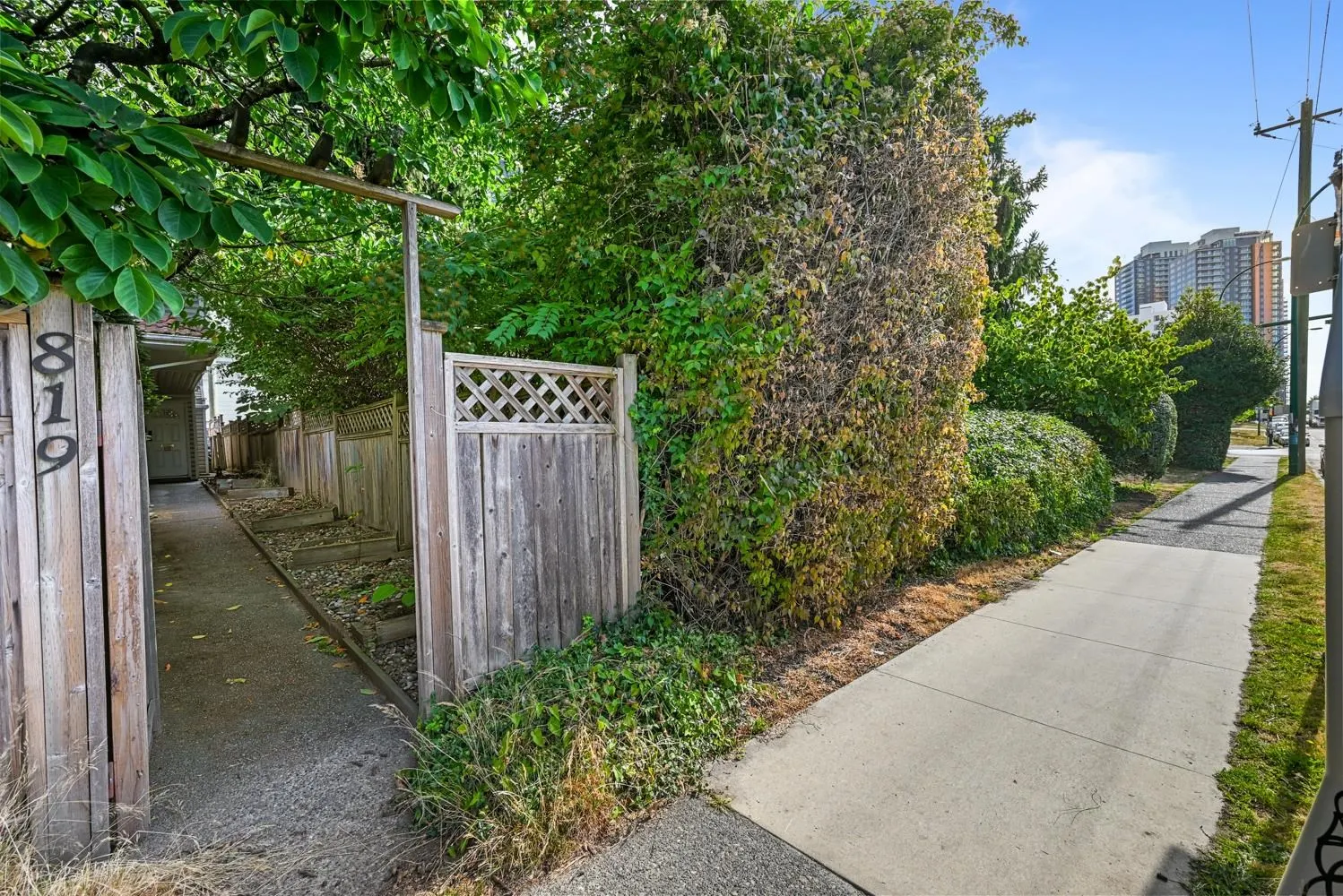 819 W 70th Avenue