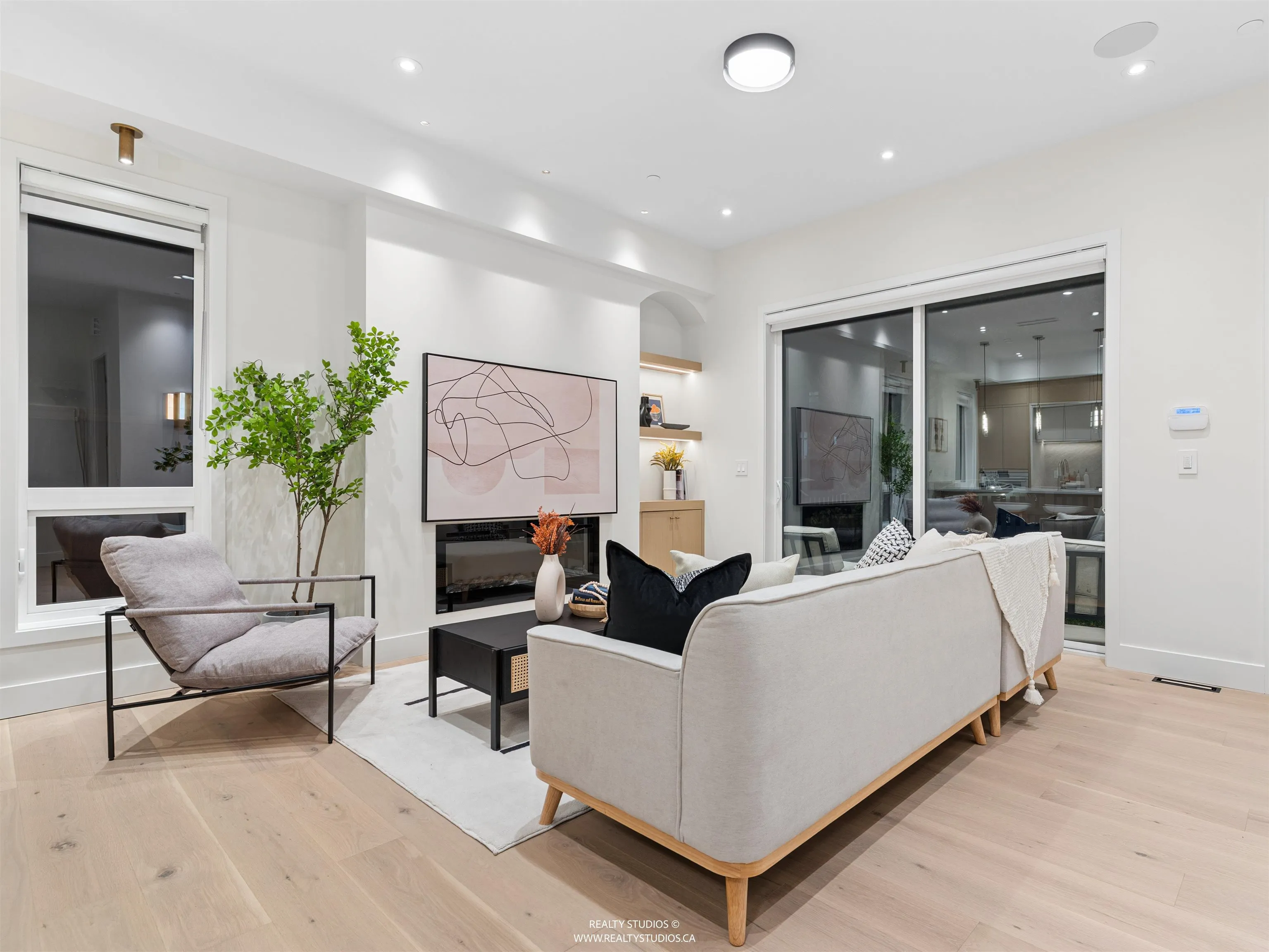 2541 E 2nd Avenue #1