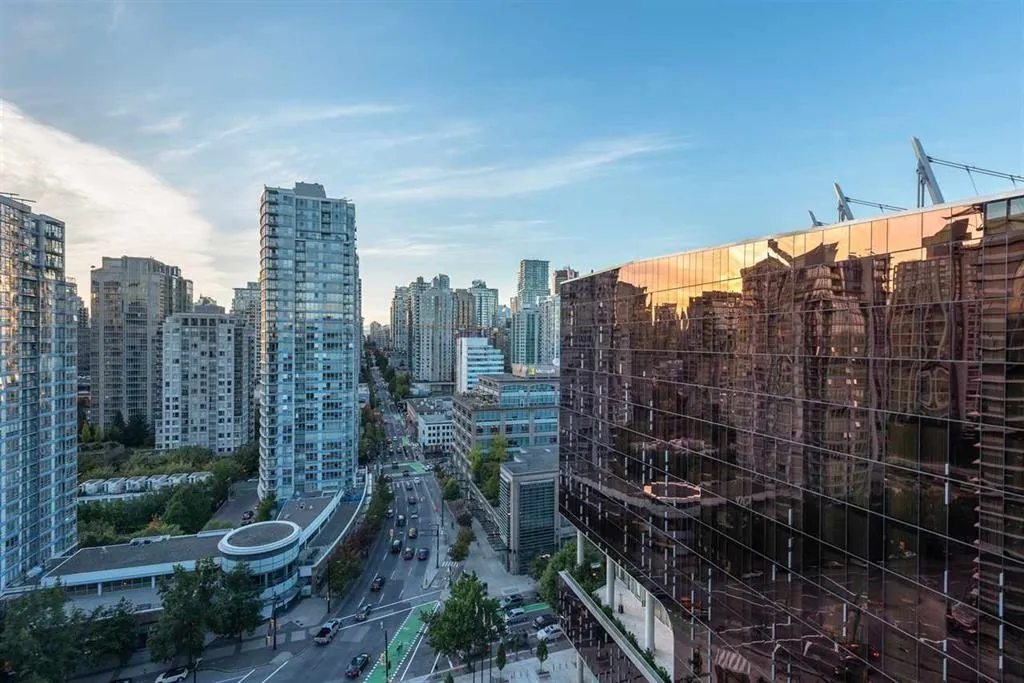 68 Smithe Street #PH2015