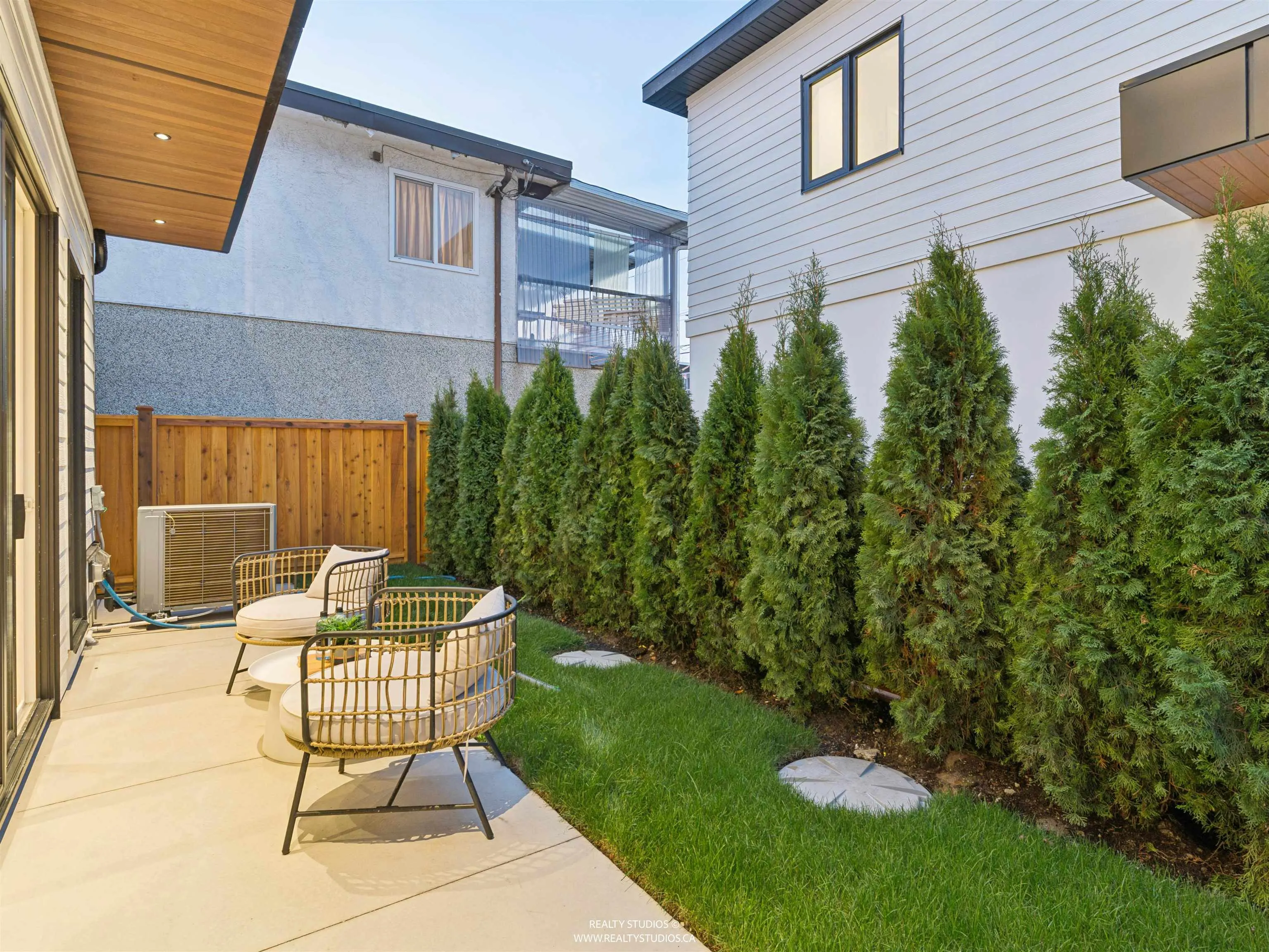 2541 E 2nd Avenue #2