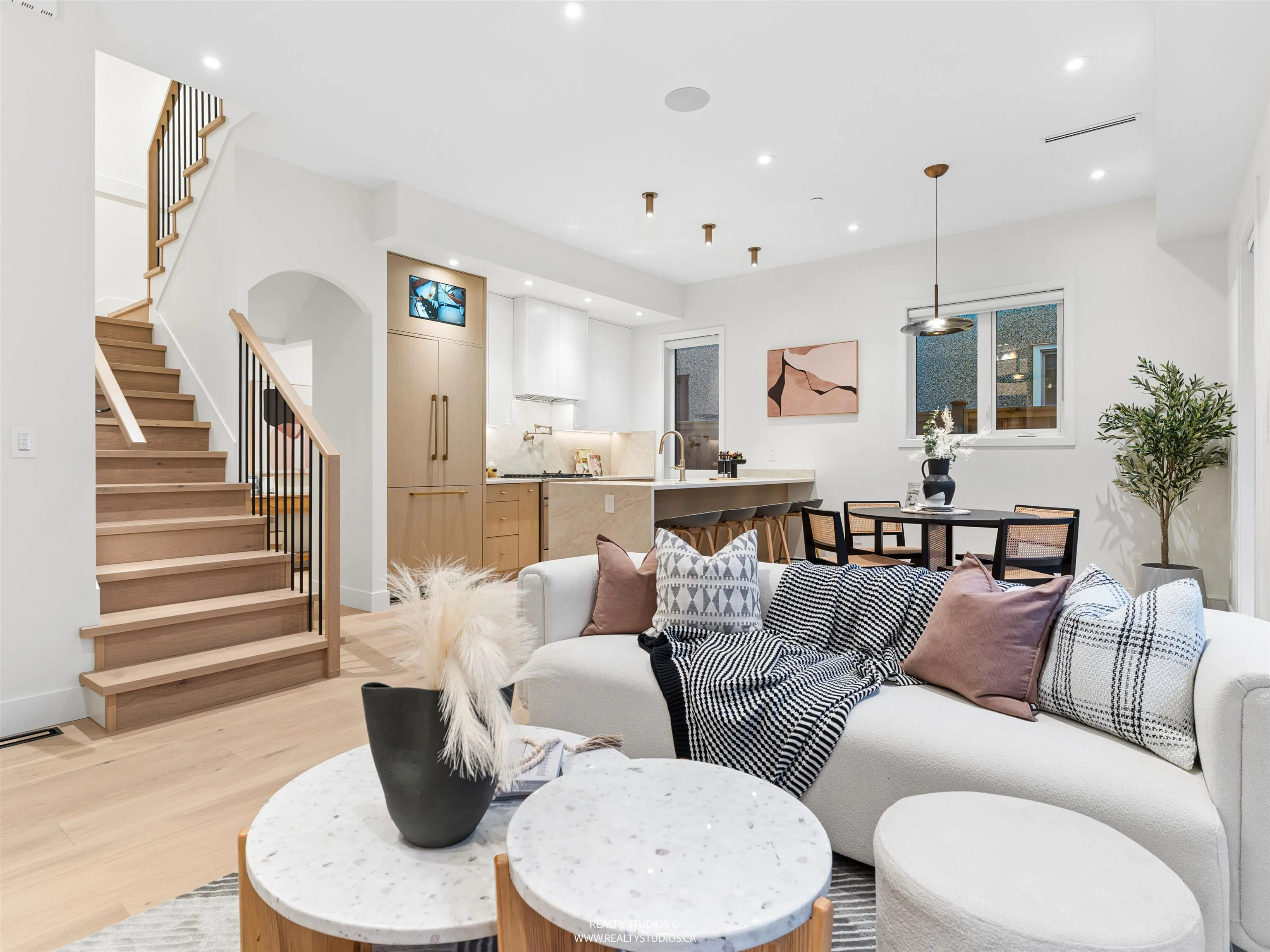 2541 E 2nd Avenue #2