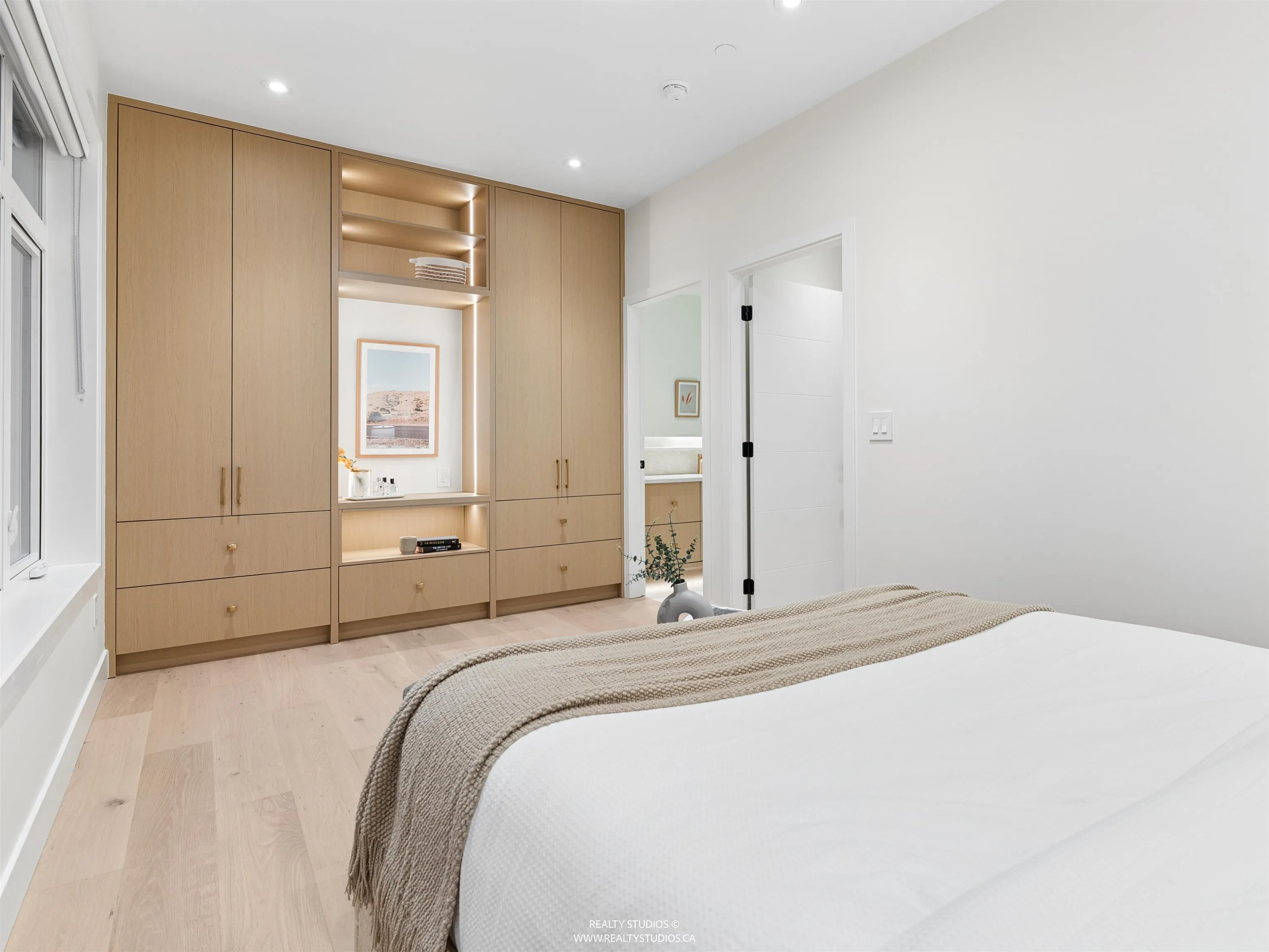 2541 E 2nd Avenue #2