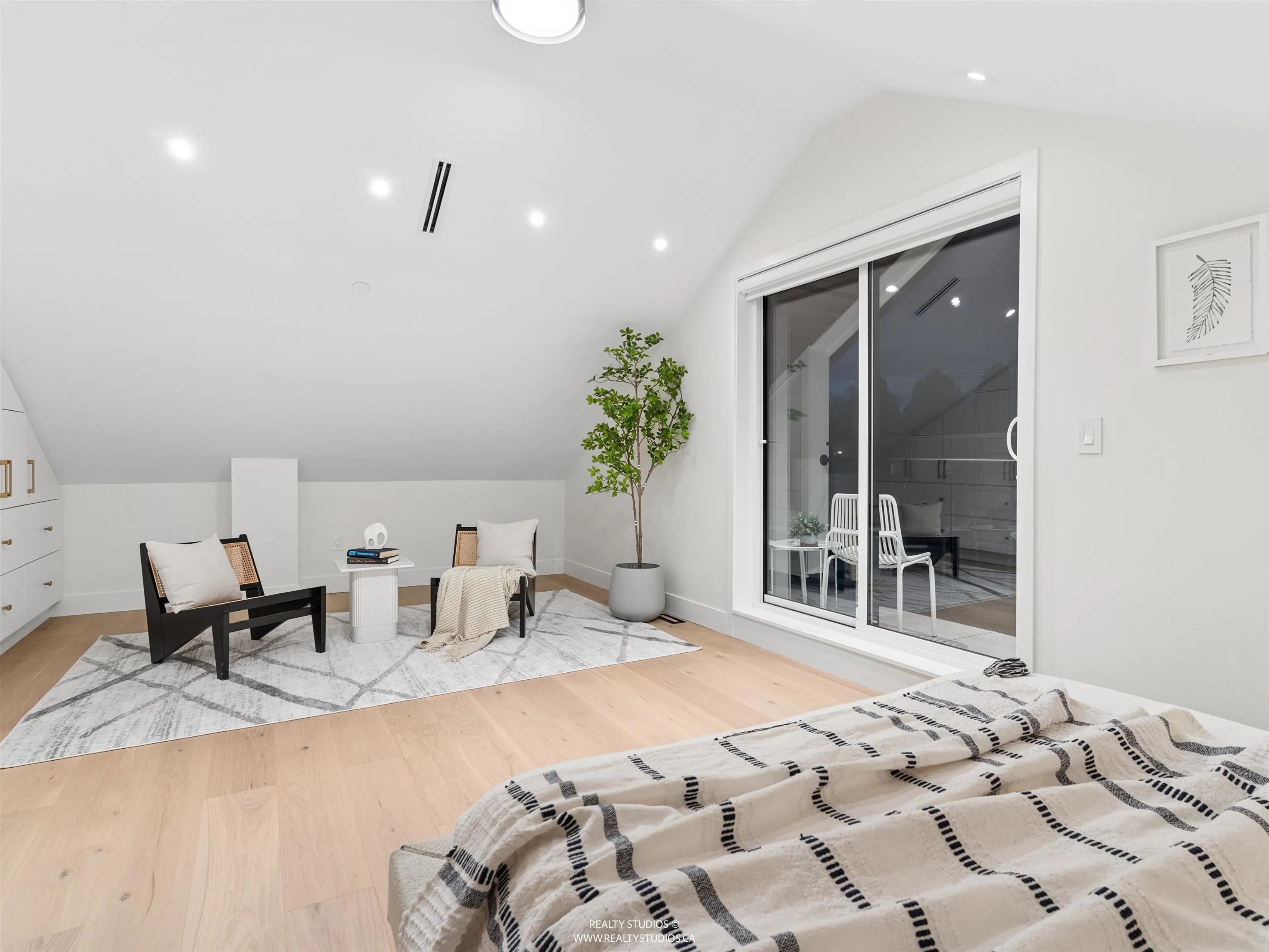 2541 E 2nd Avenue #2