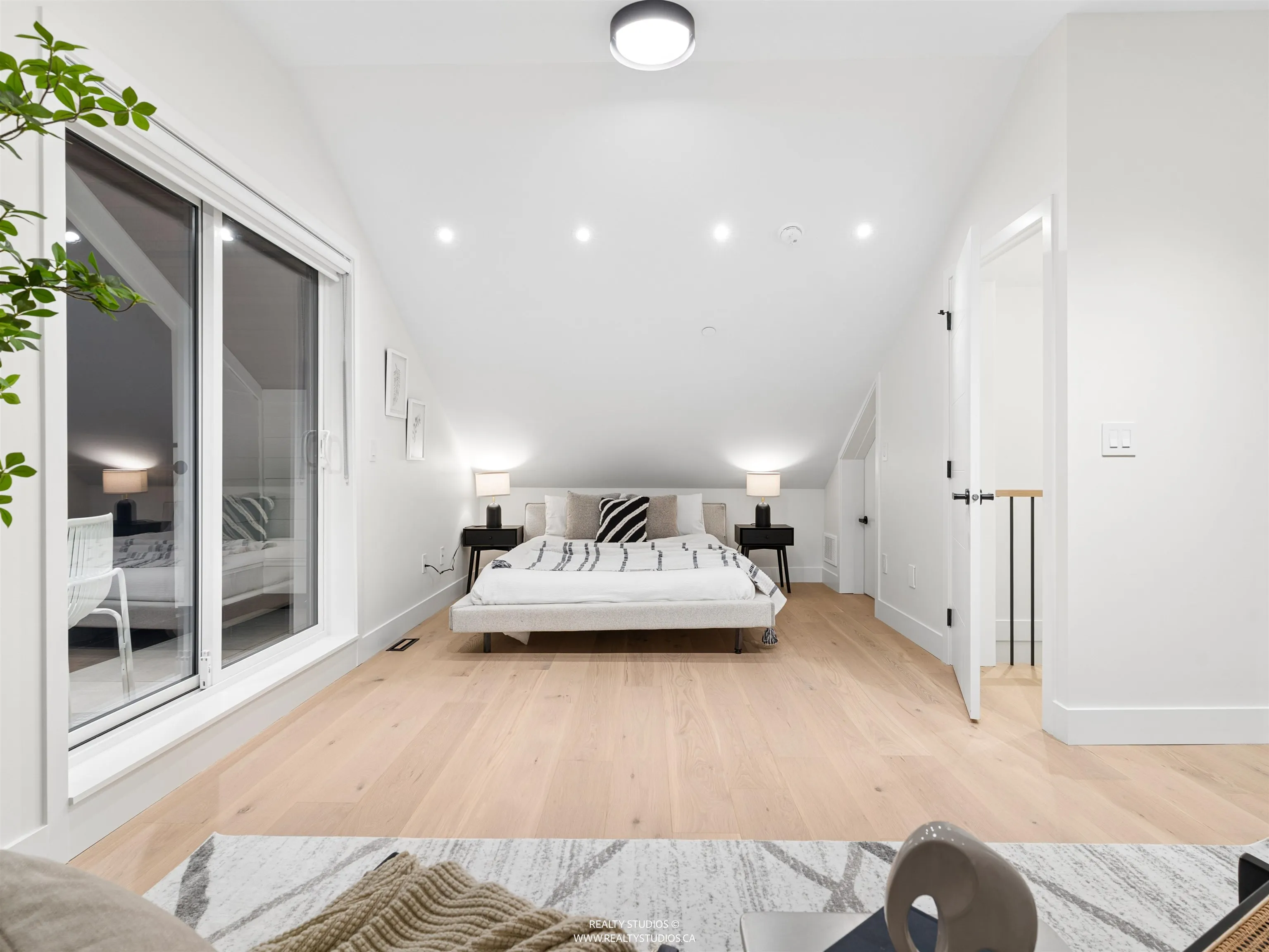 2541 E 2nd Avenue #2