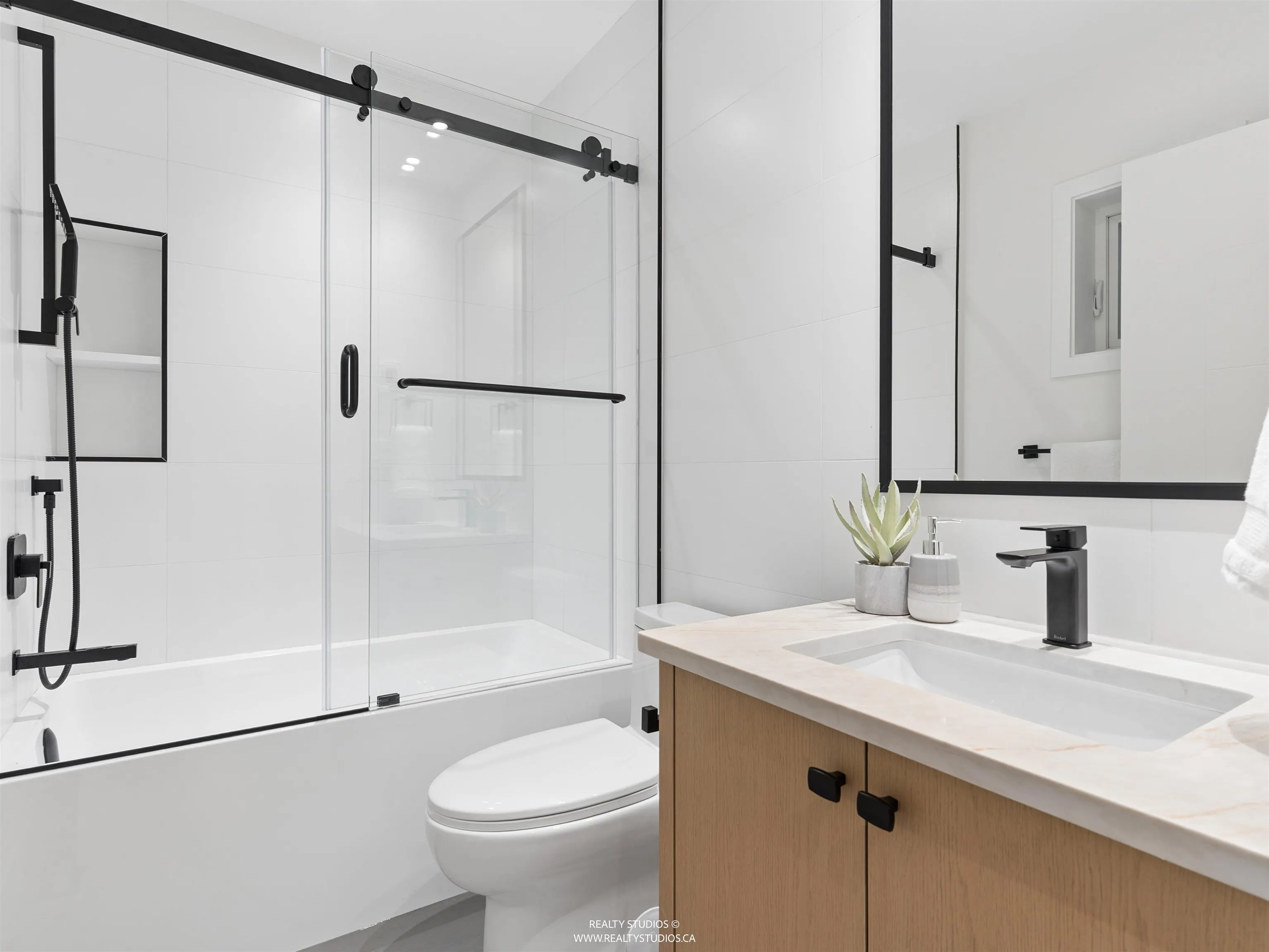 2541 E 2nd Avenue #2