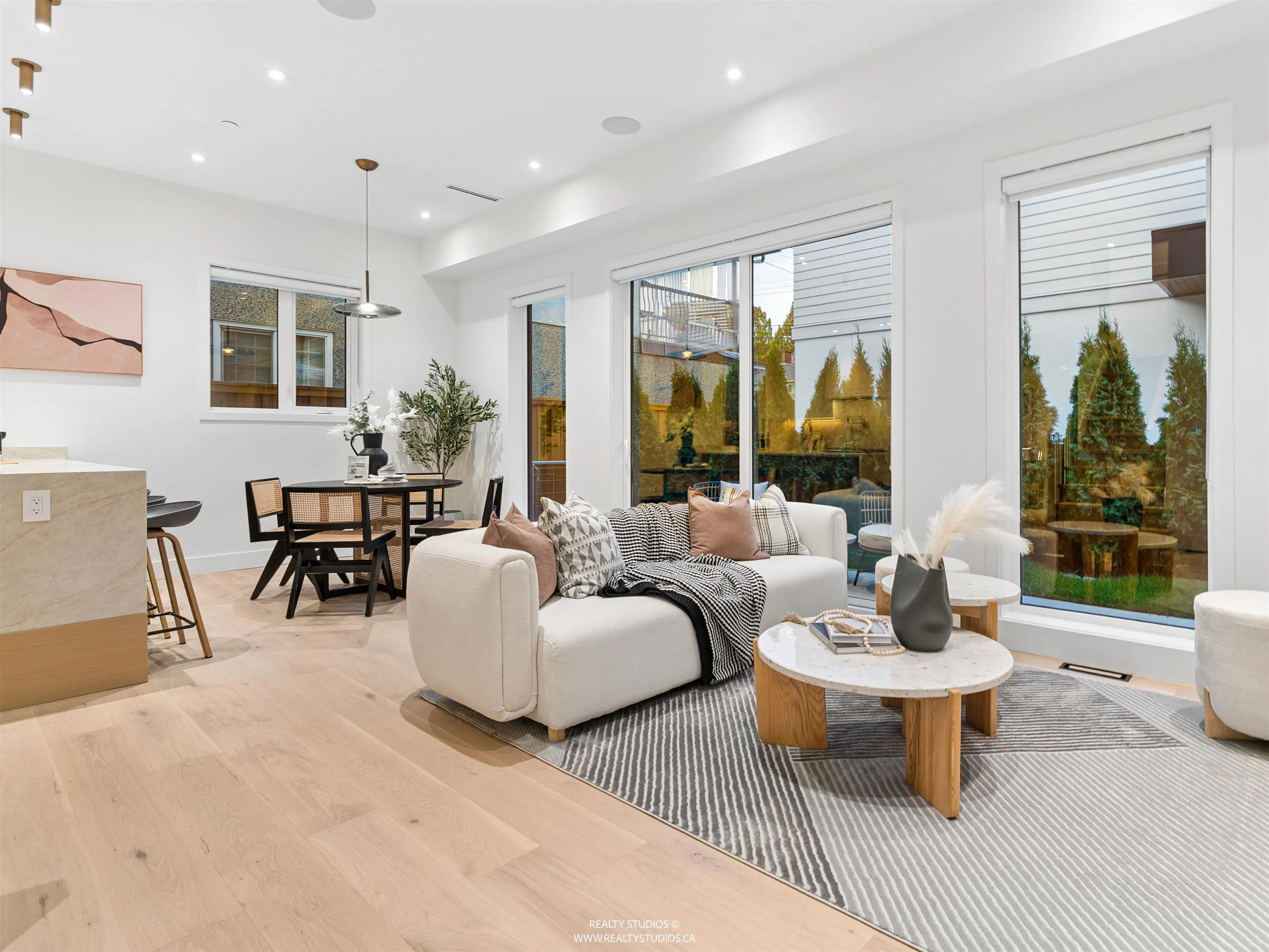 2541 E 2nd Avenue #2