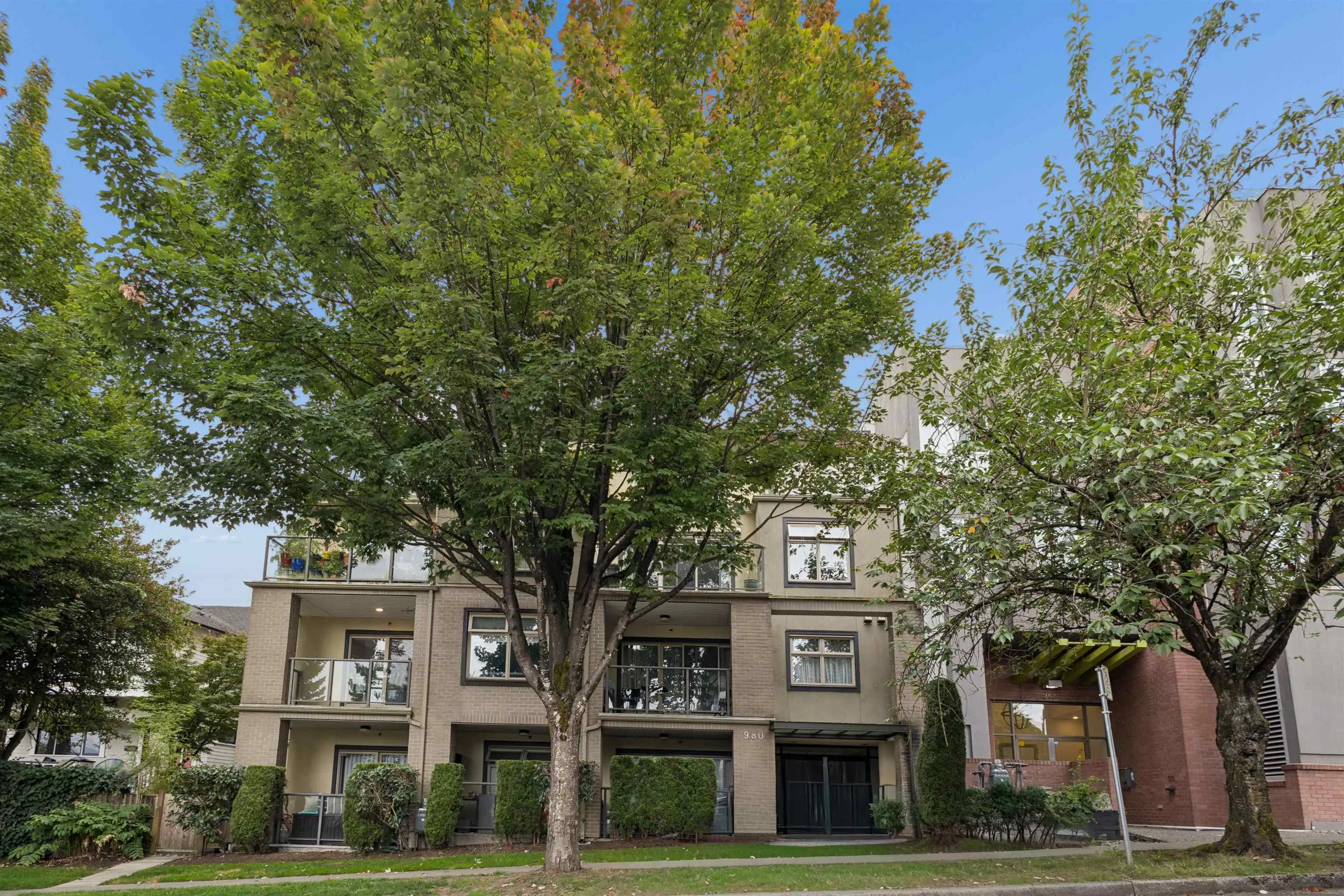 980 W 21st Avenue #305