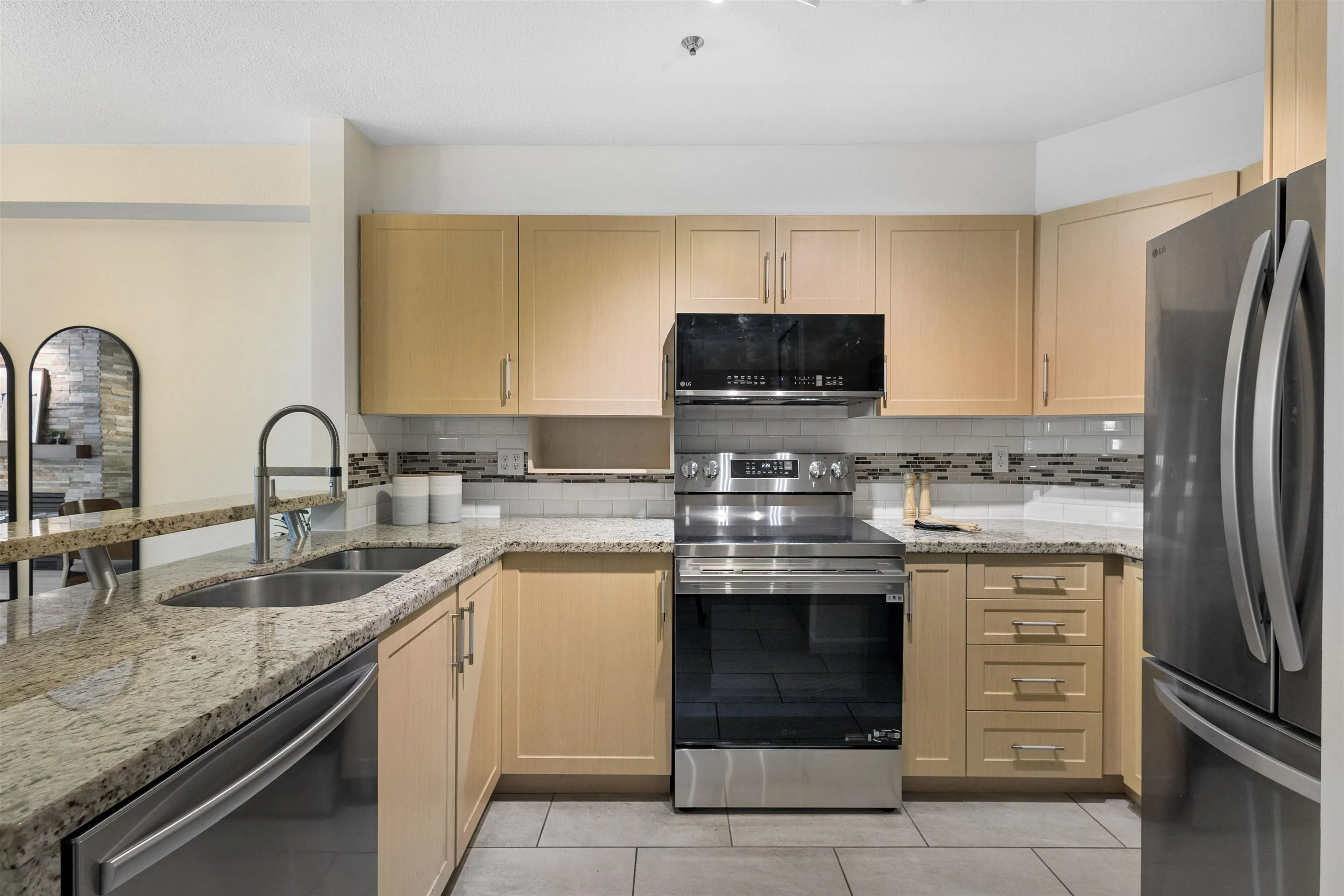 980 W 21st Avenue #305