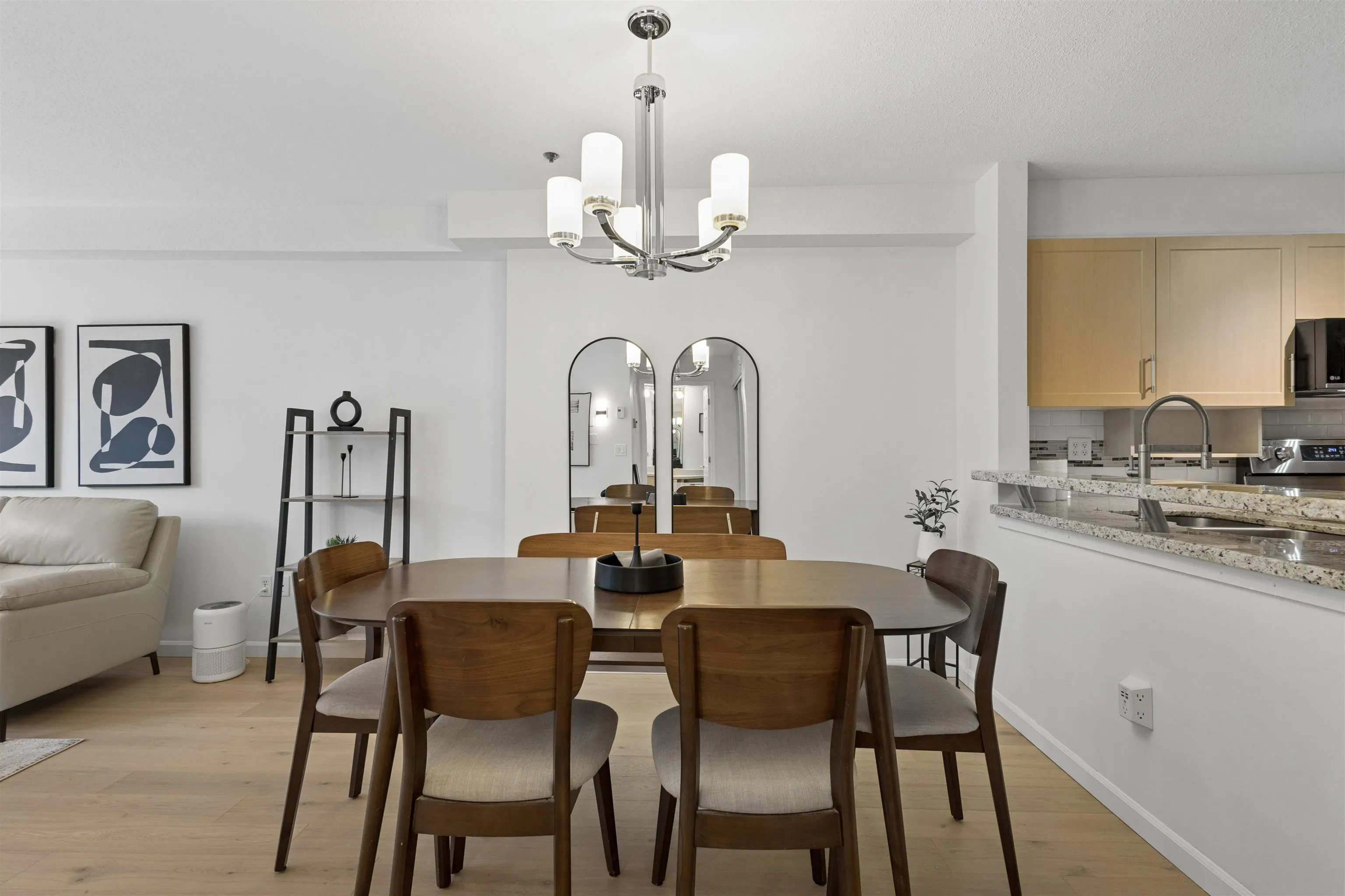 980 W 21st Avenue #305