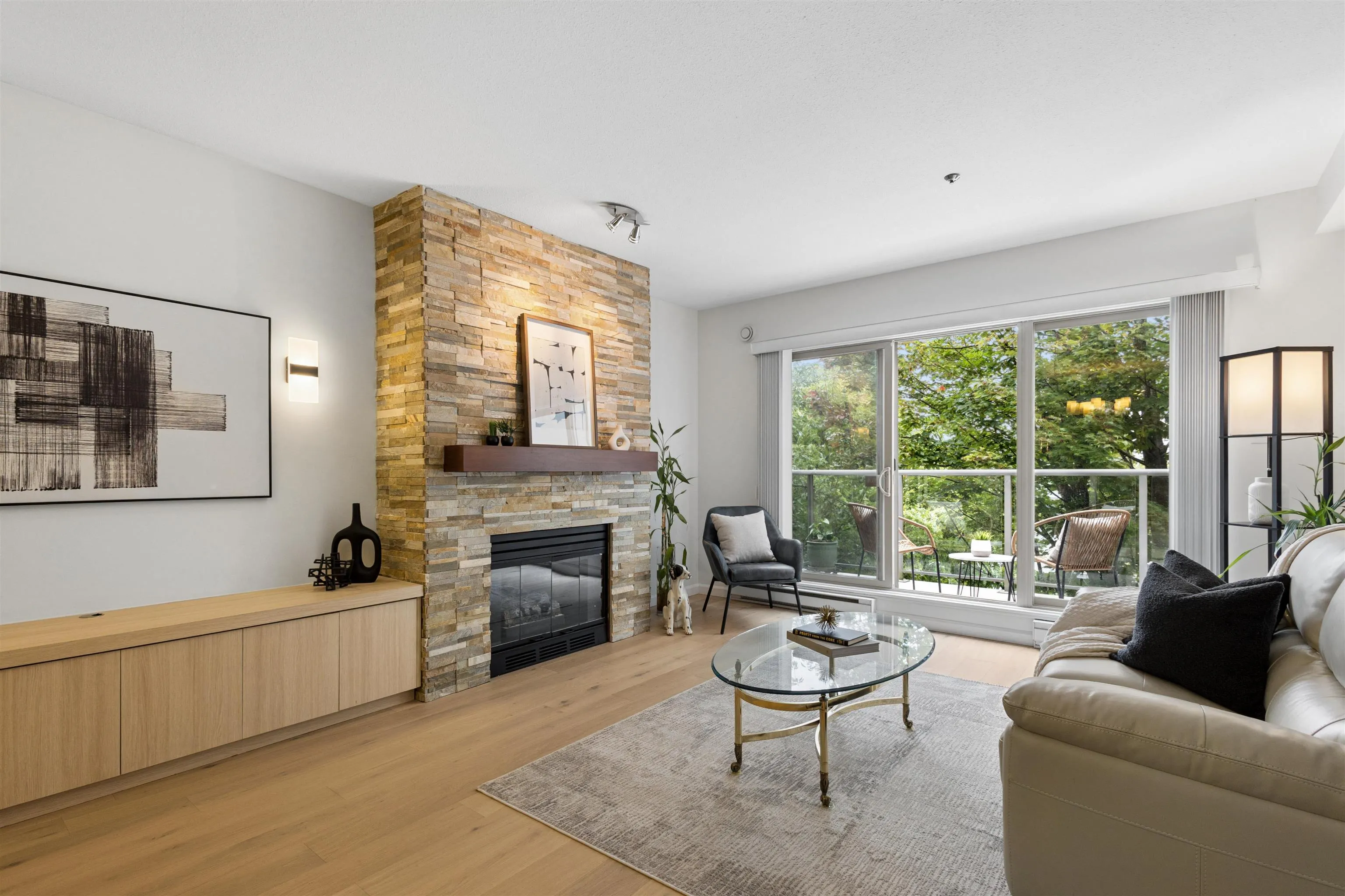 980 W 21st Avenue #305