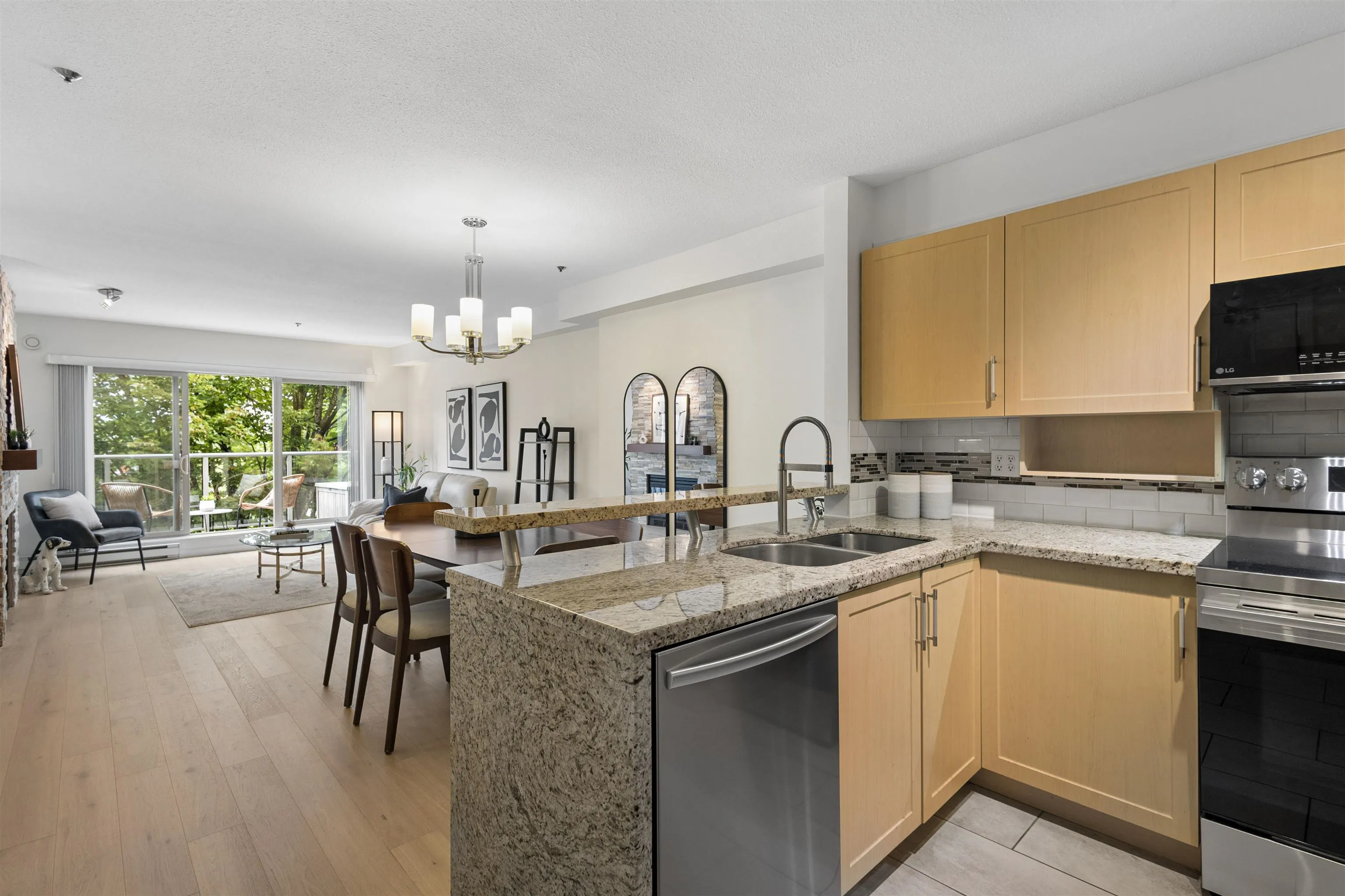 980 W 21st Avenue #305