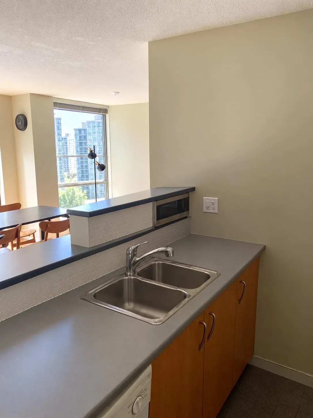 1295 Richards Street #15xx