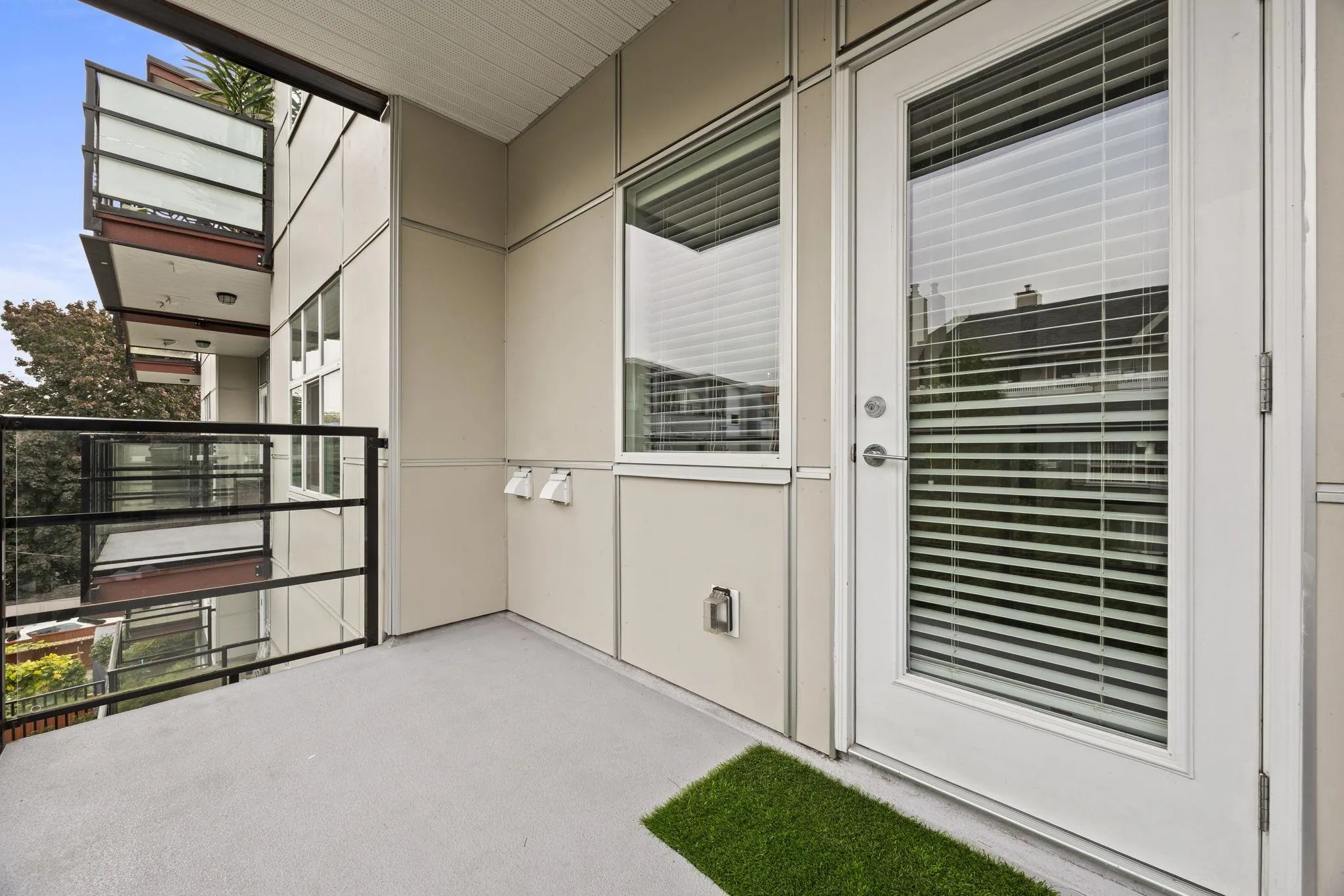 2389 Hawthorne Avenue #304