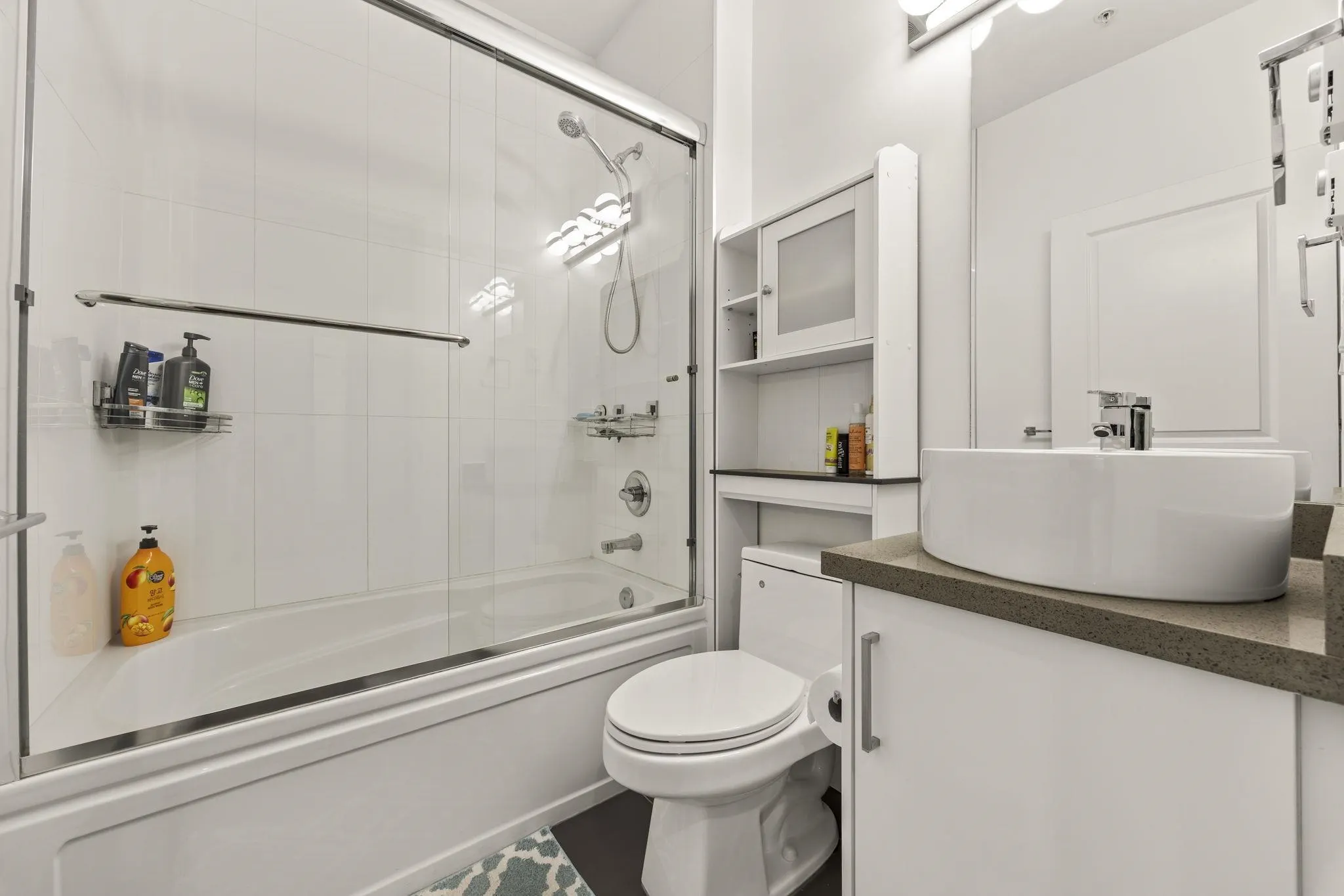 2389 Hawthorne Avenue #304