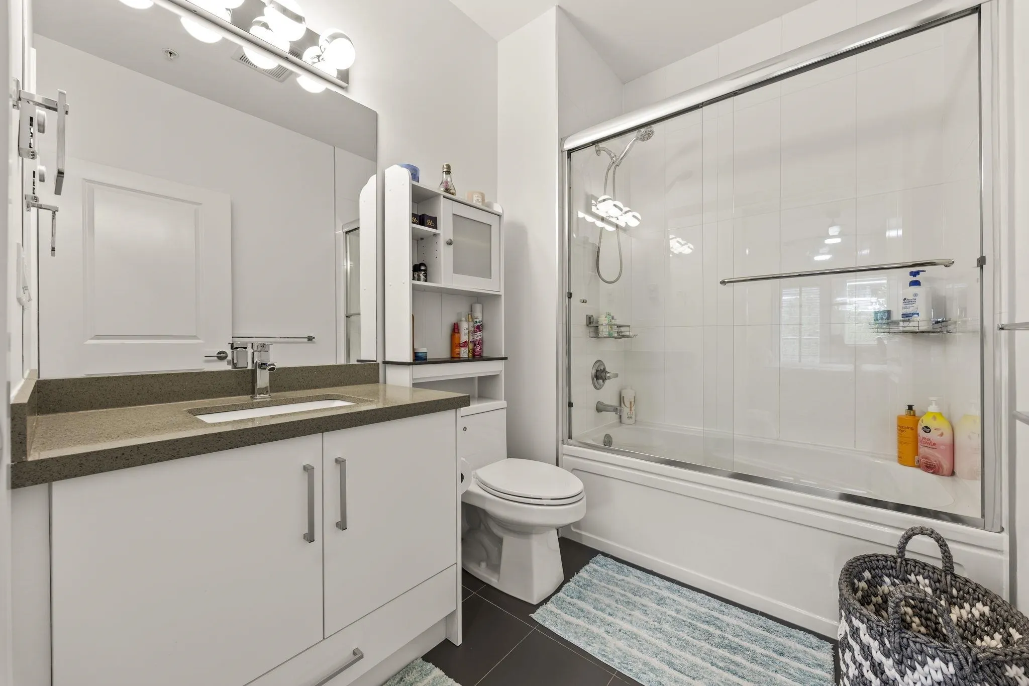 2389 Hawthorne Avenue #304