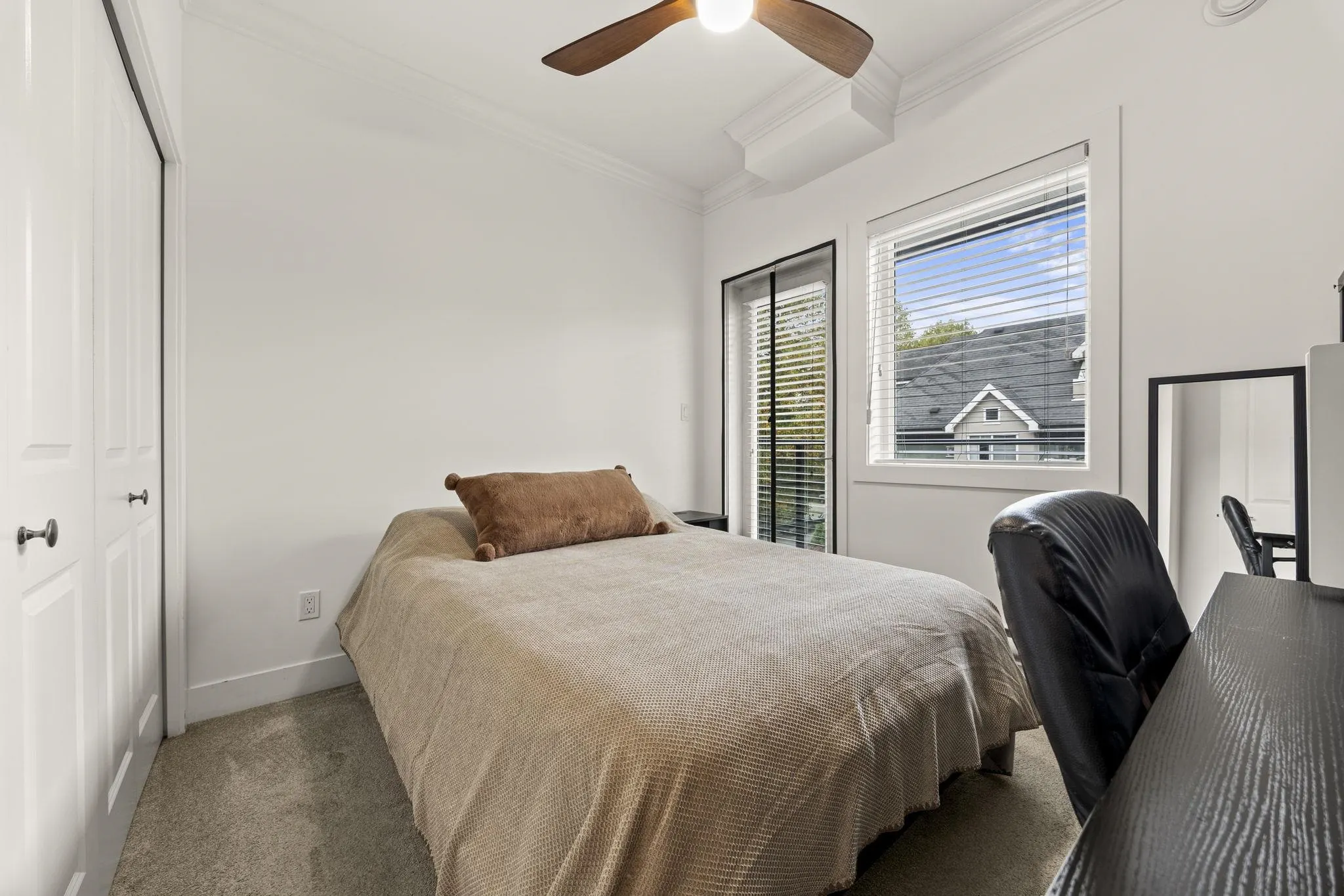 2389 Hawthorne Avenue #304
