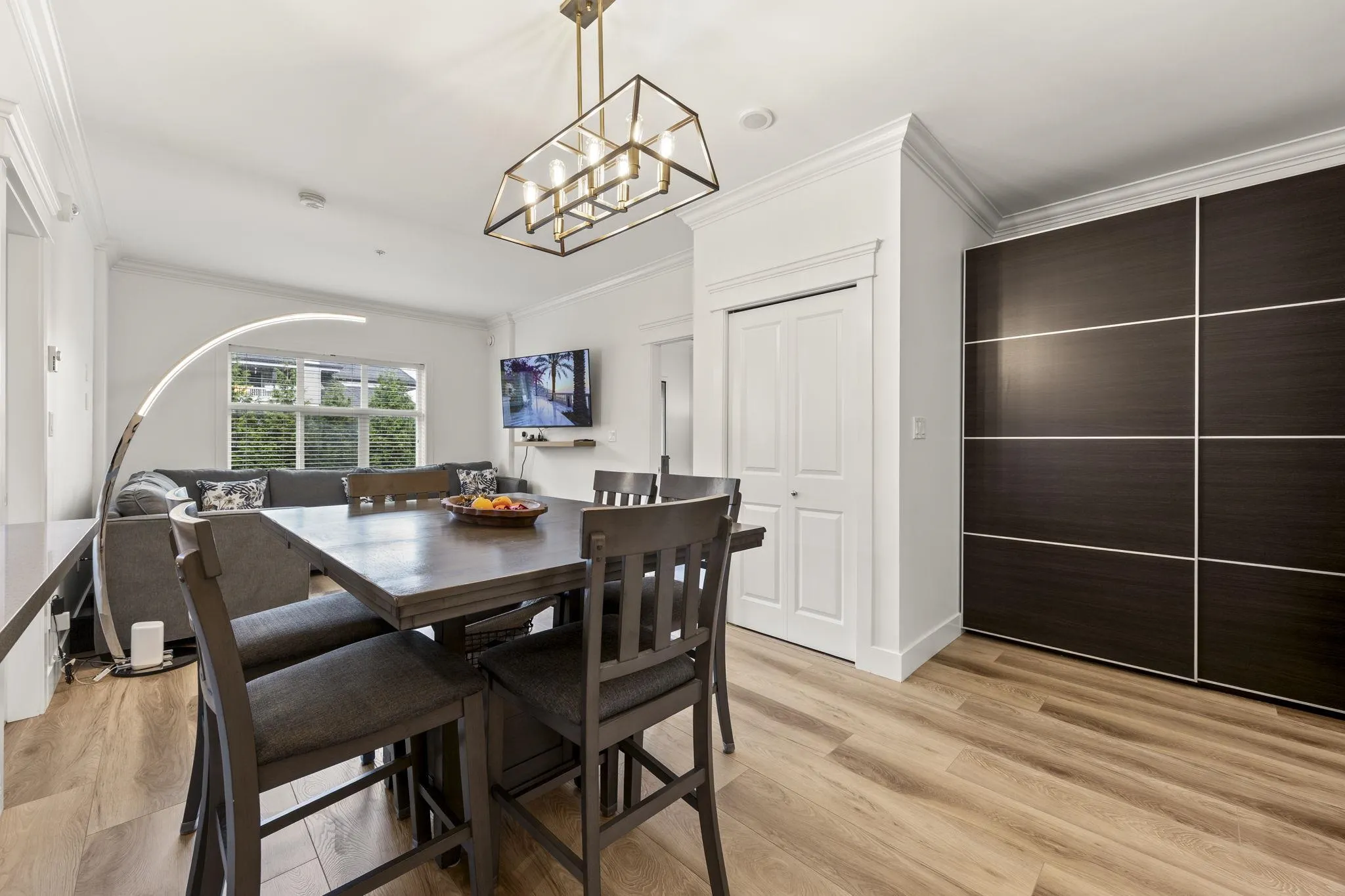 2389 Hawthorne Avenue #304
