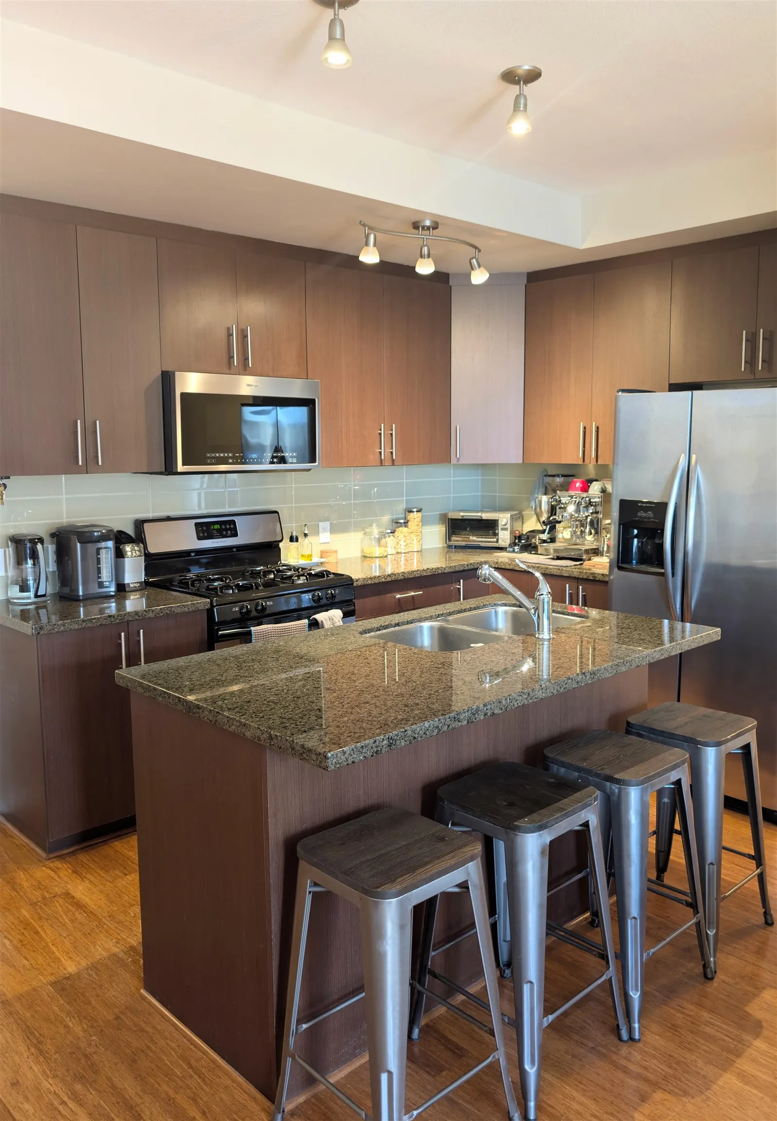 6077 London Road #206
