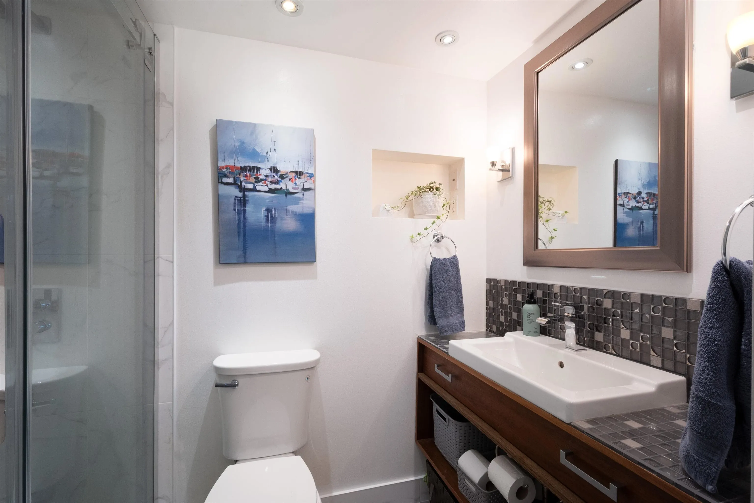 1127 Barclay Street #201