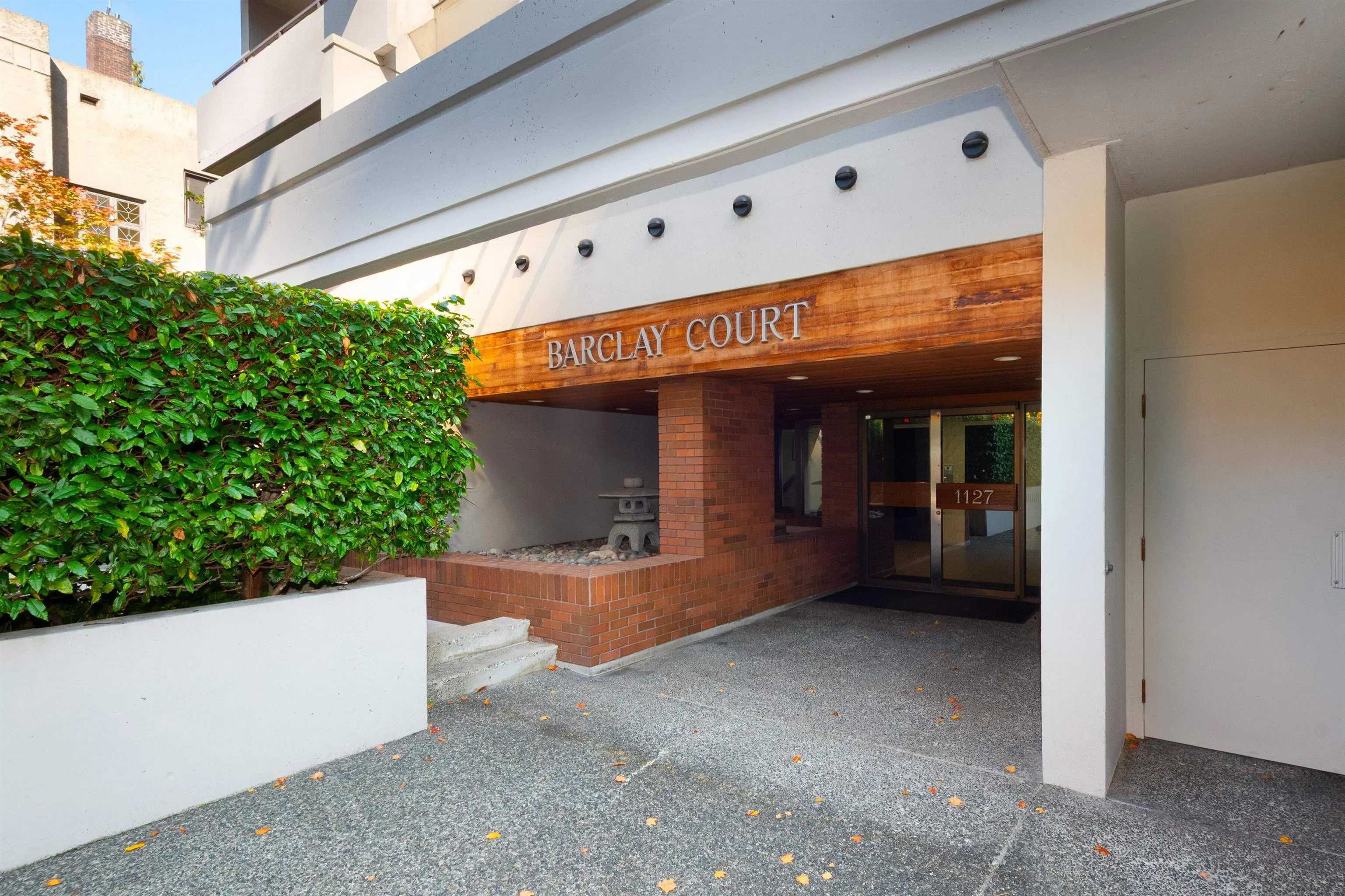 1127 Barclay Street #201