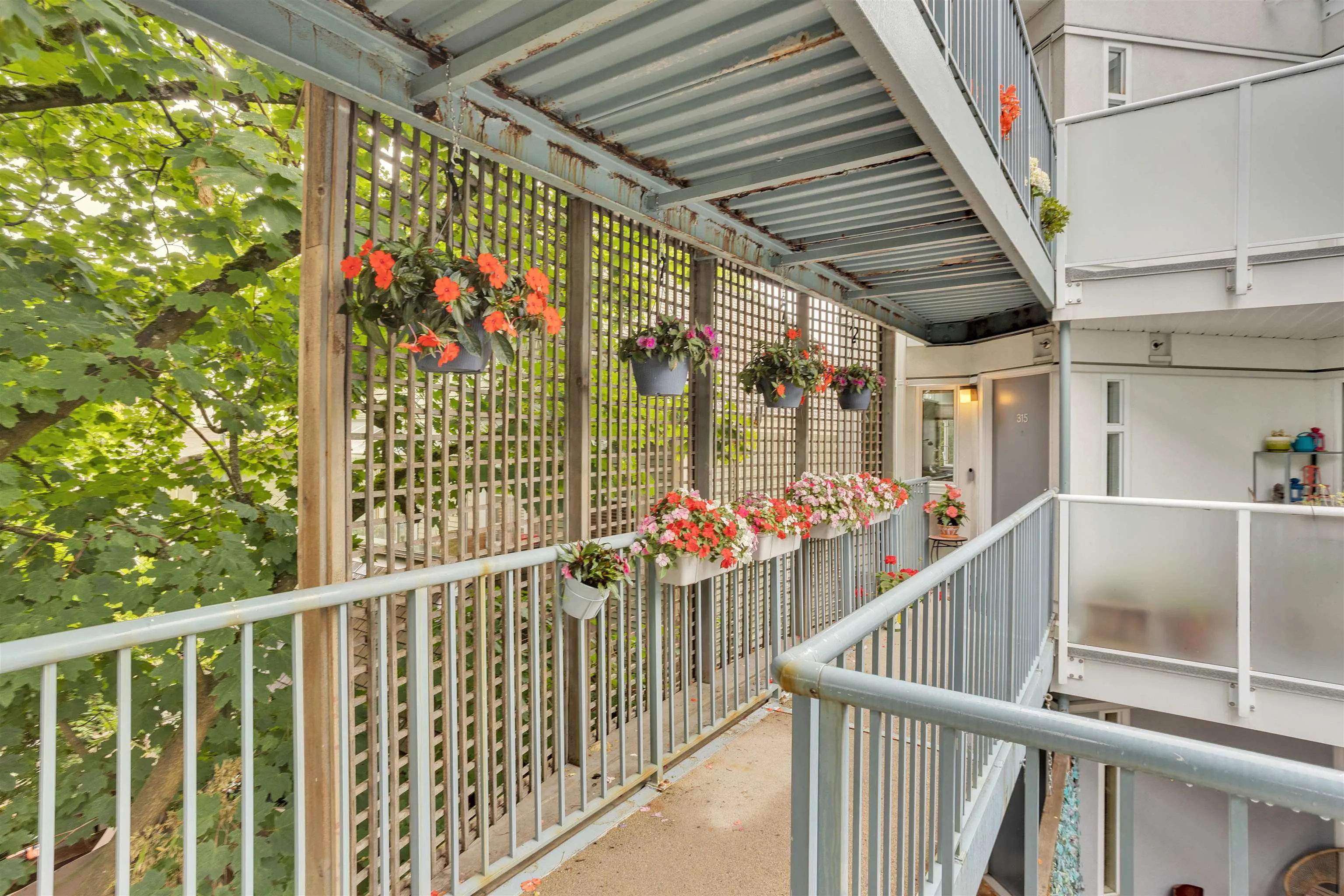 2020 W 8th Avenue #315