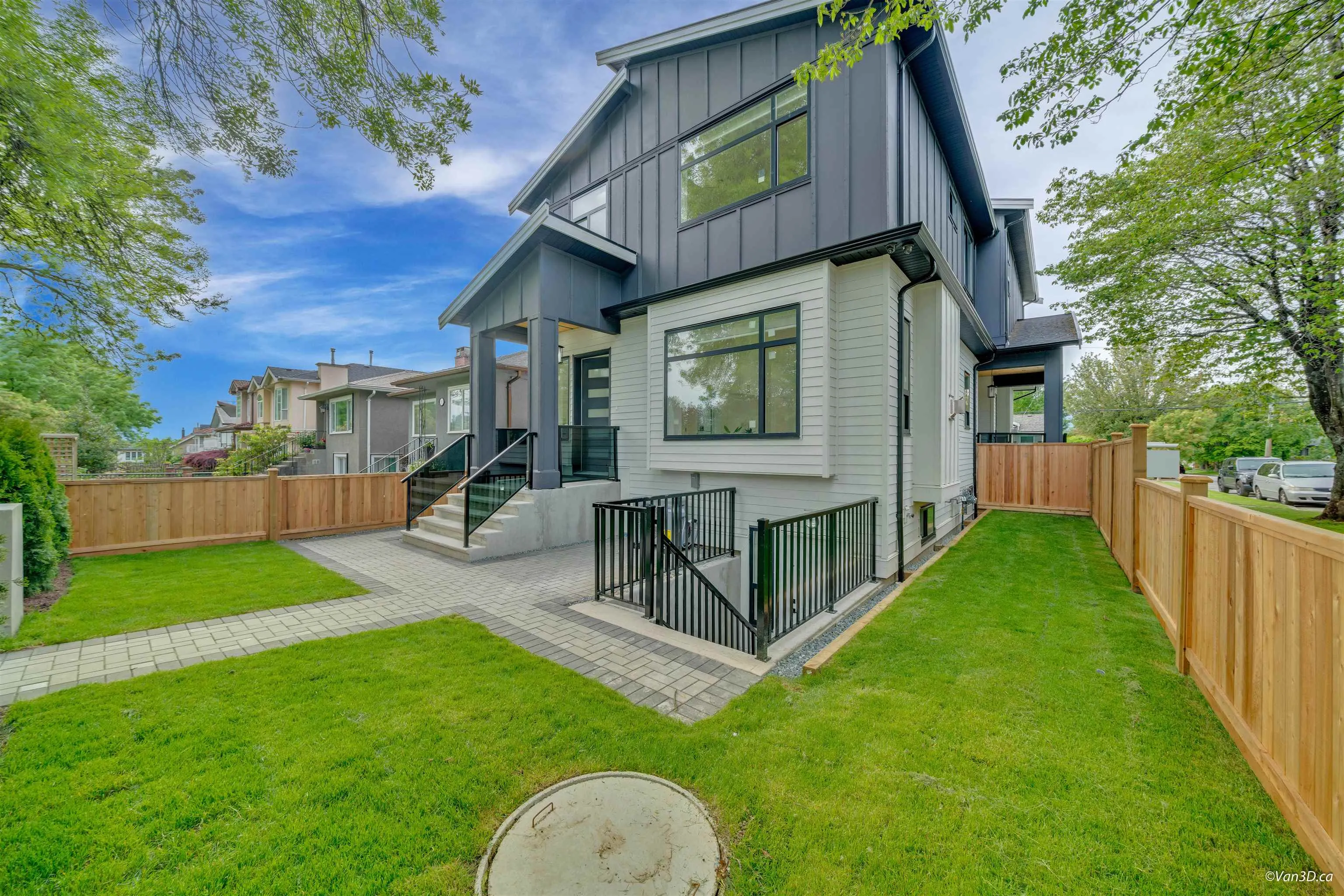 2995 E 17th Avenue