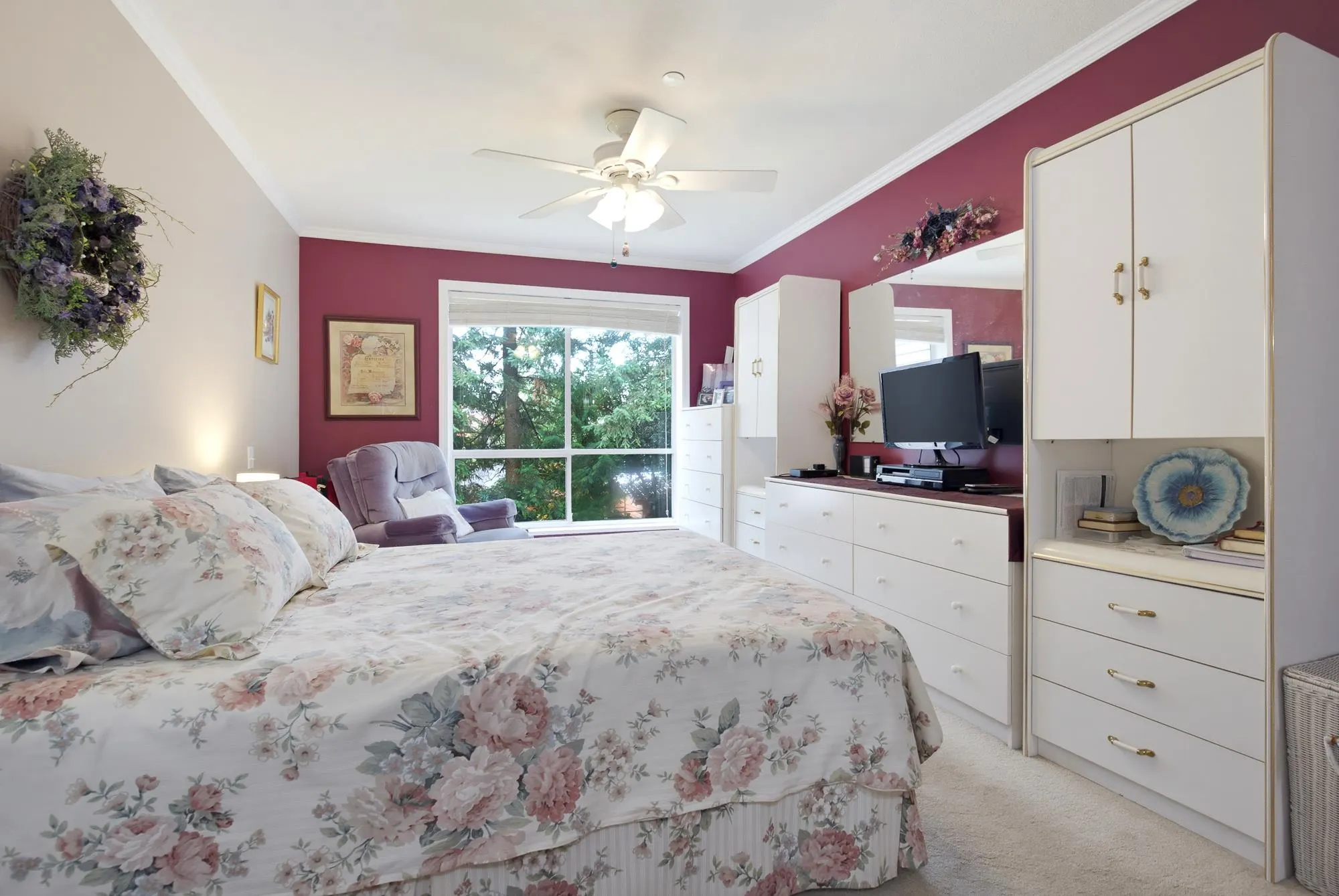 33280 E Bourquin Crescent #208