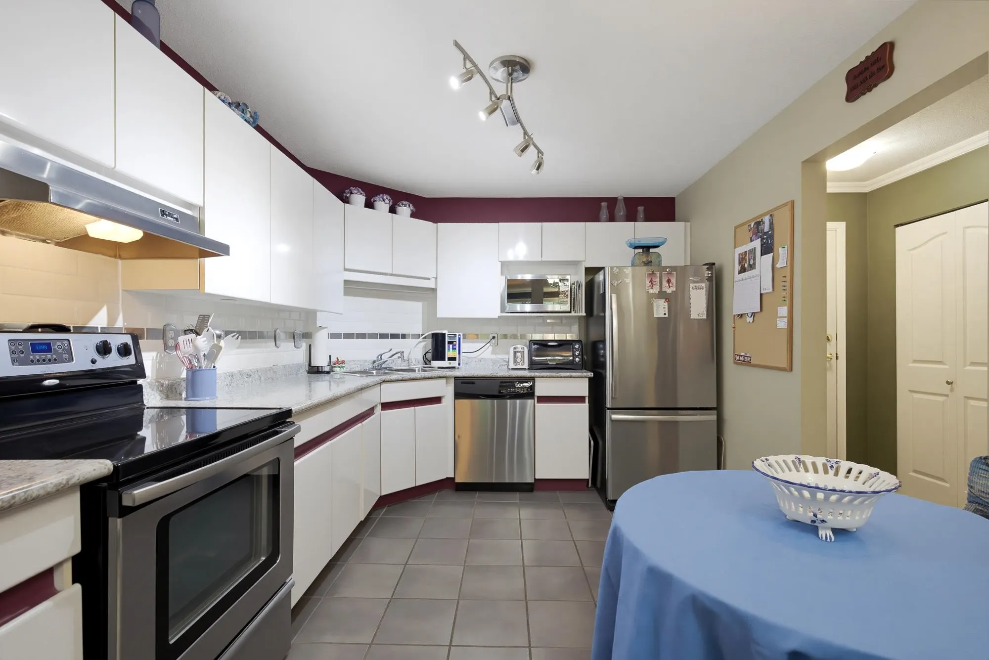 33280 E Bourquin Crescent #208